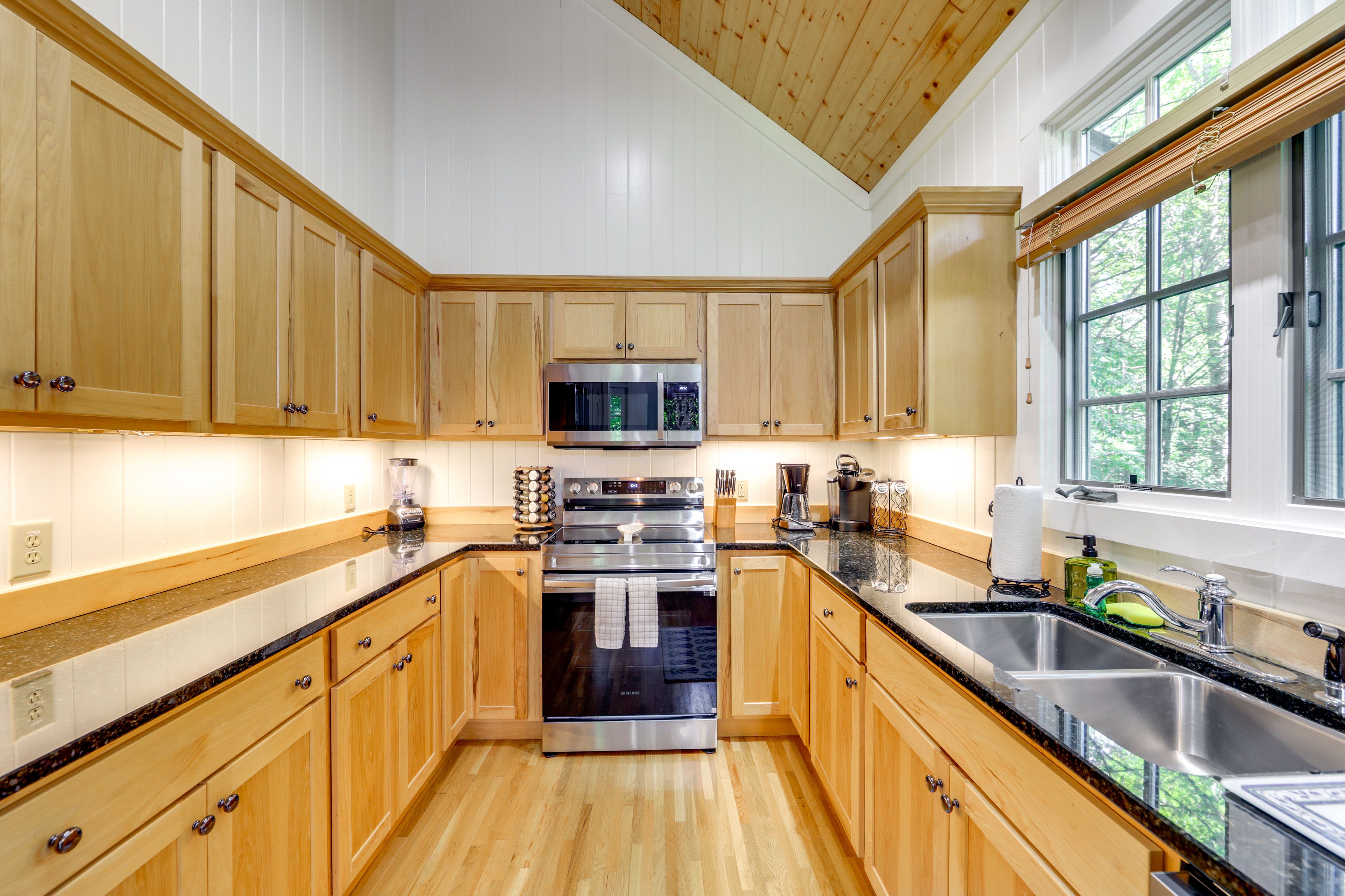 Kitchen | 2nd Floor | Drip Coffee Maker & Keurig | Dishwasher