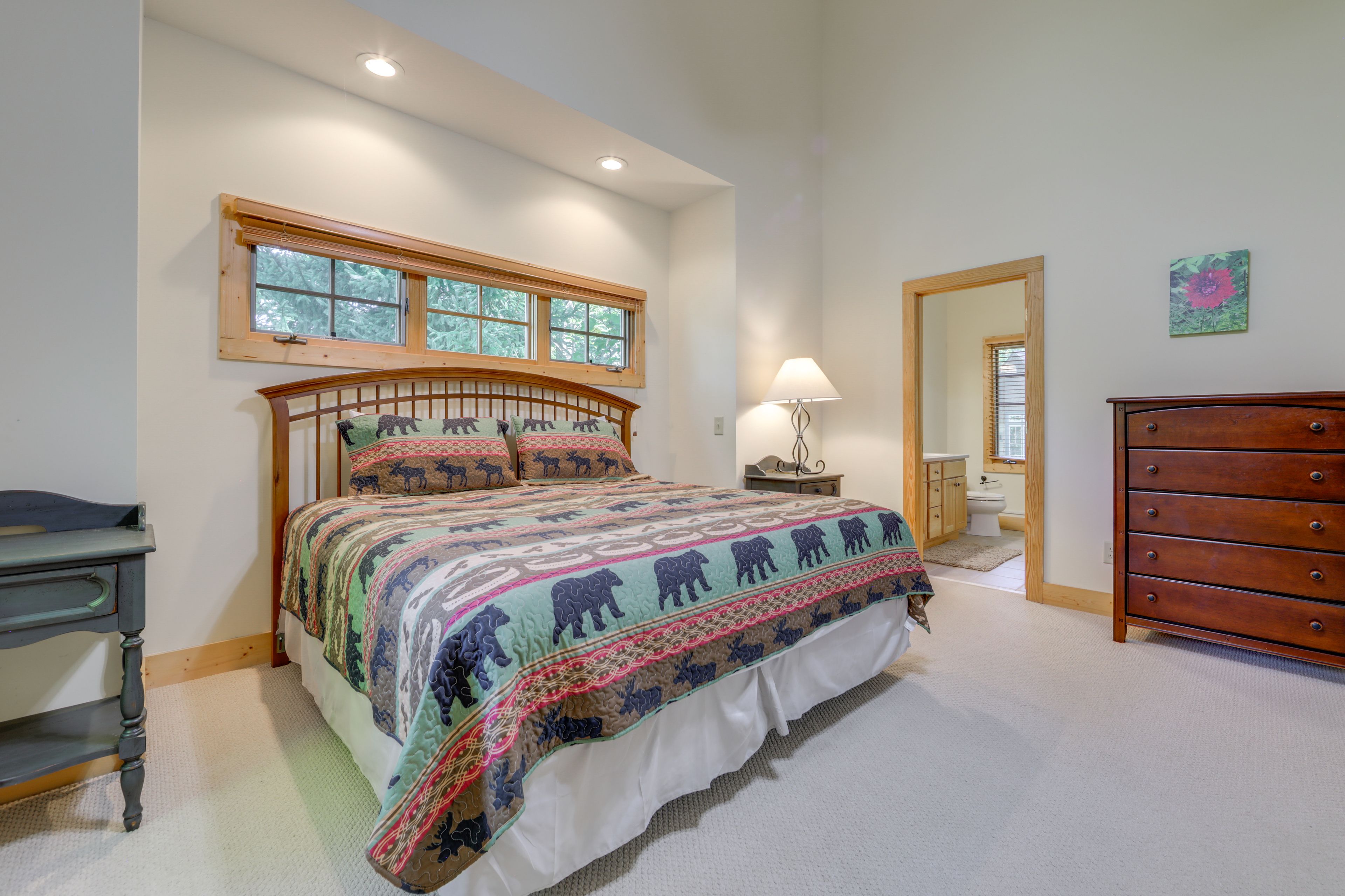 Bedroom 1 | 2nd Floor | King Bed | Smart TV | Linens Provided
