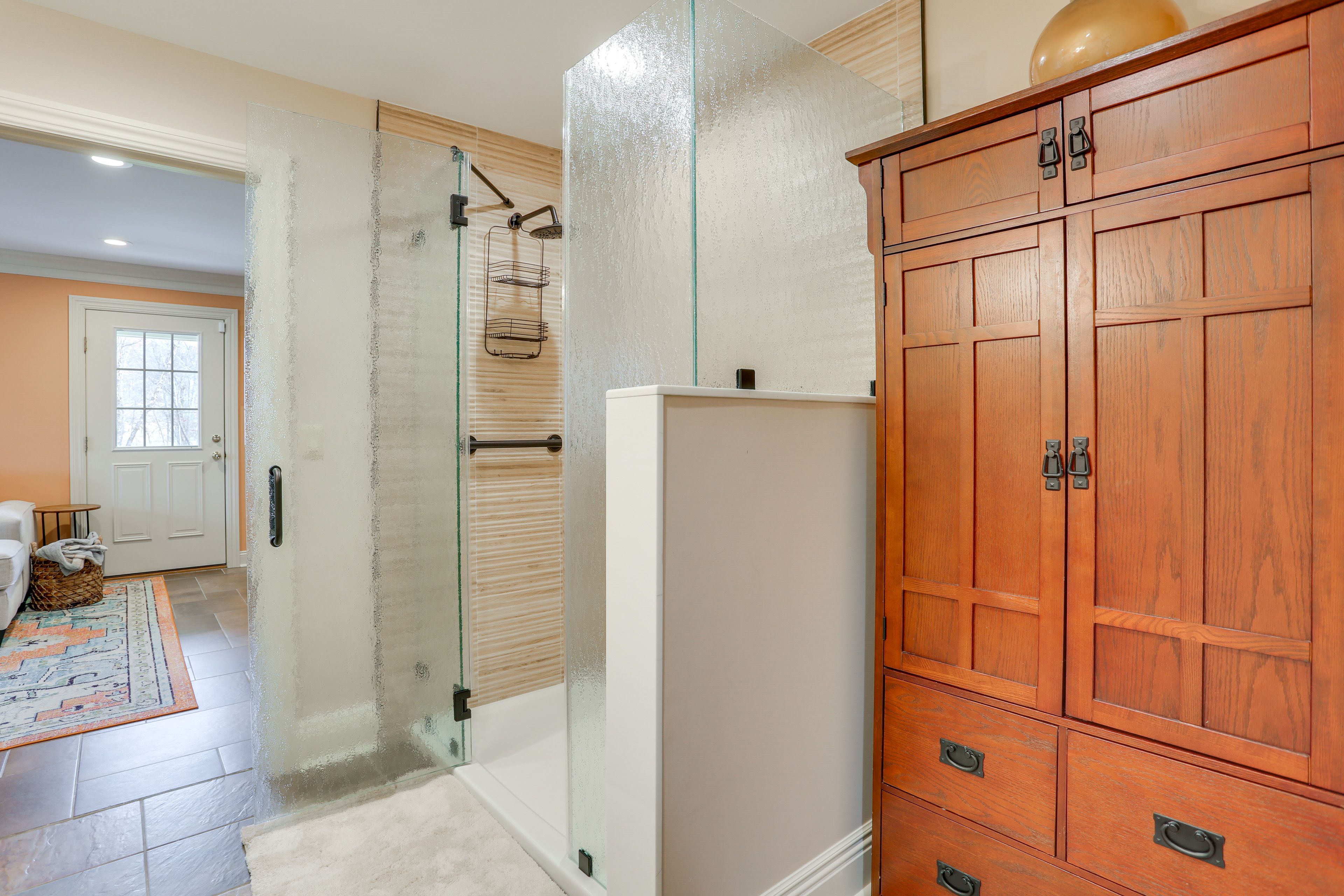 Full Bathroom | Towels & Linens Provided | 1st Floor