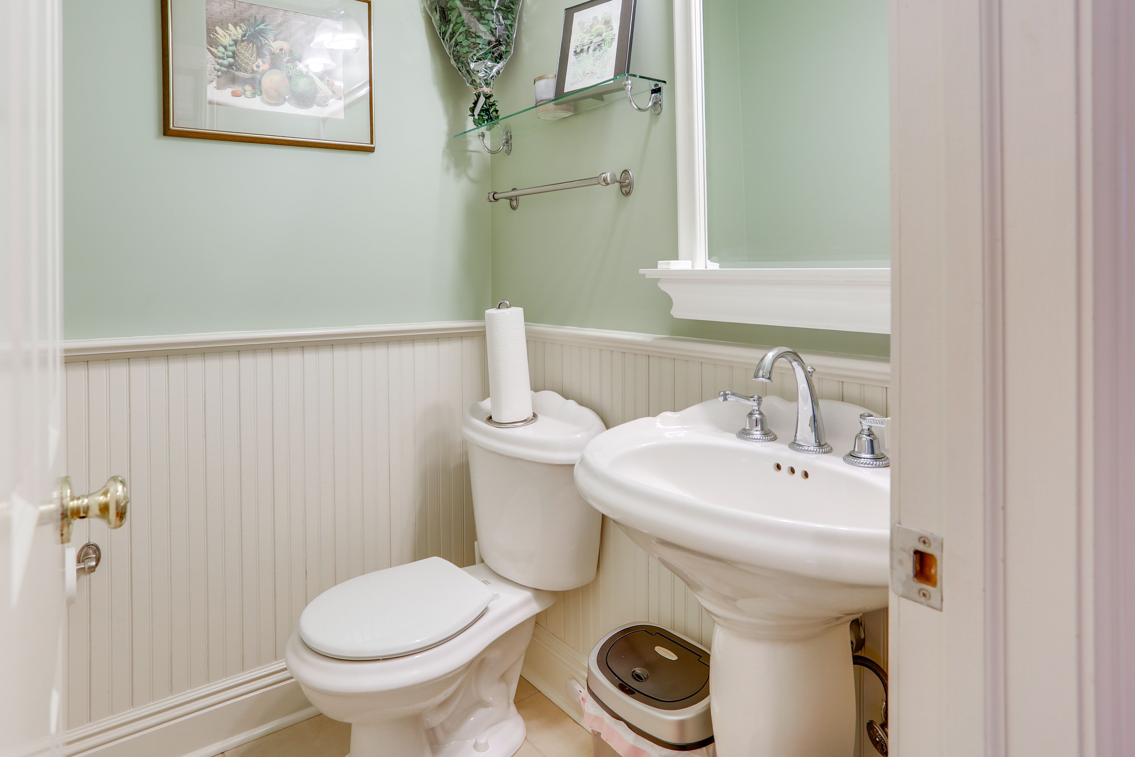 Half Bathroom | 1st Floor