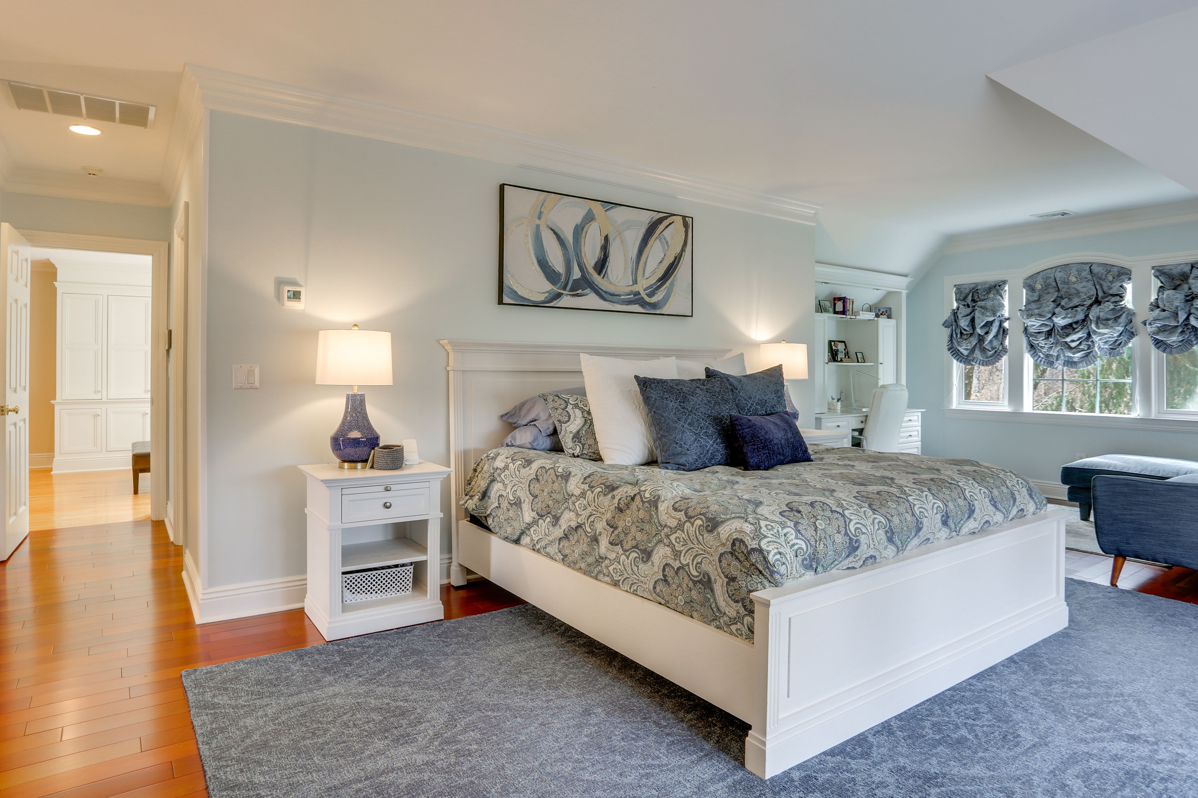 Bedroom 1 | King Bed | Desk | En-Suite Bathroom | 1st Floor