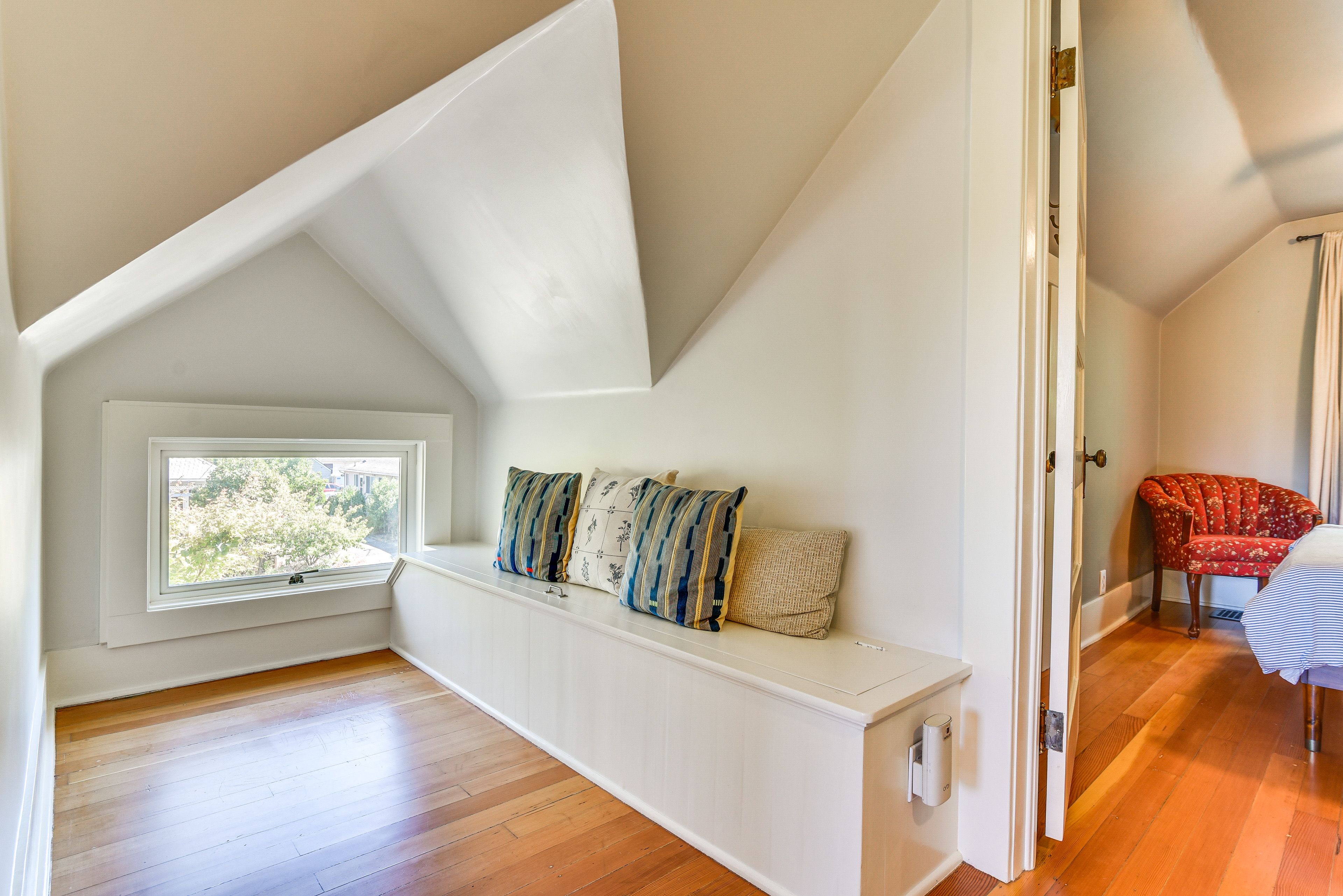 Hallway | Upper Level