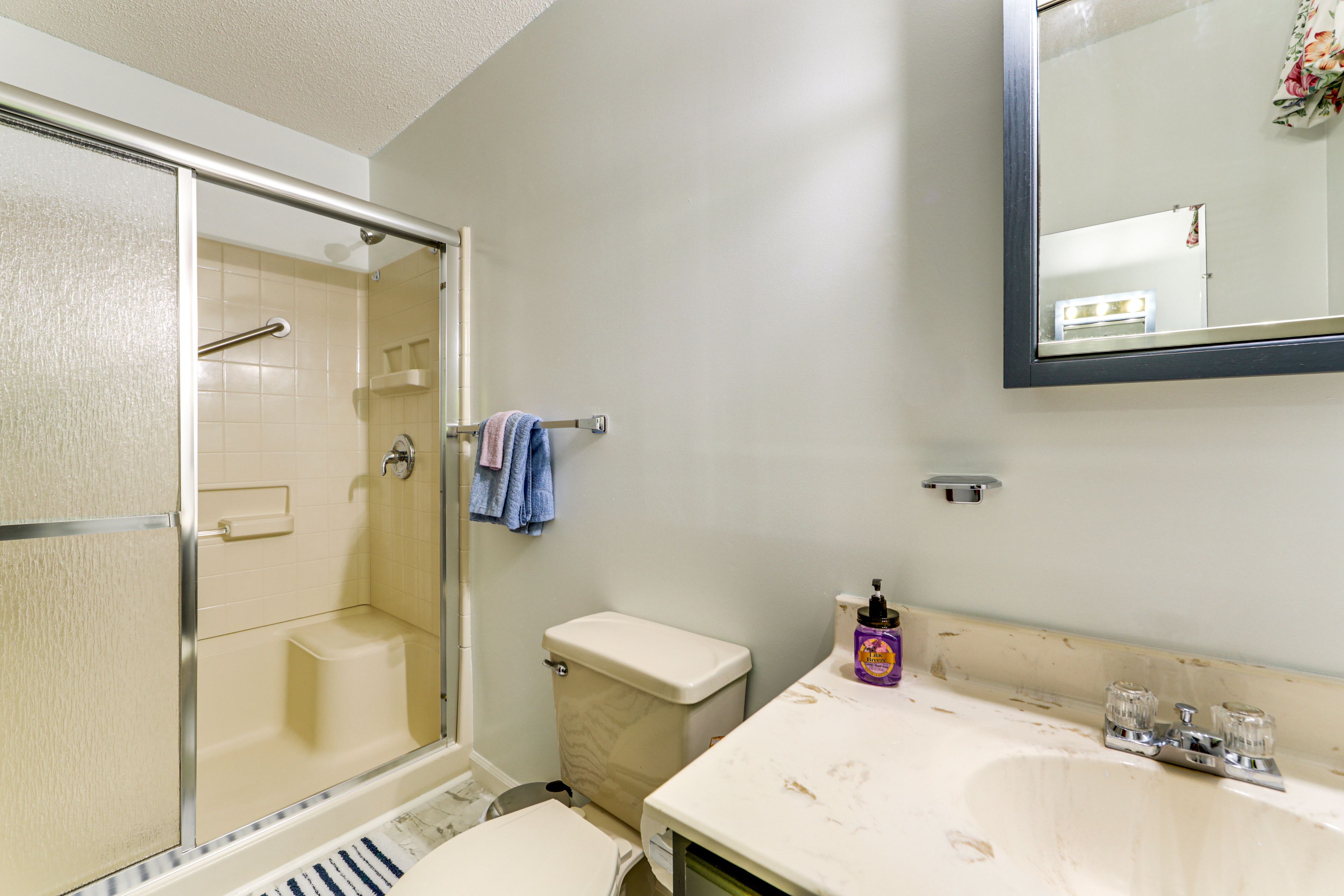 Full Bathroom
