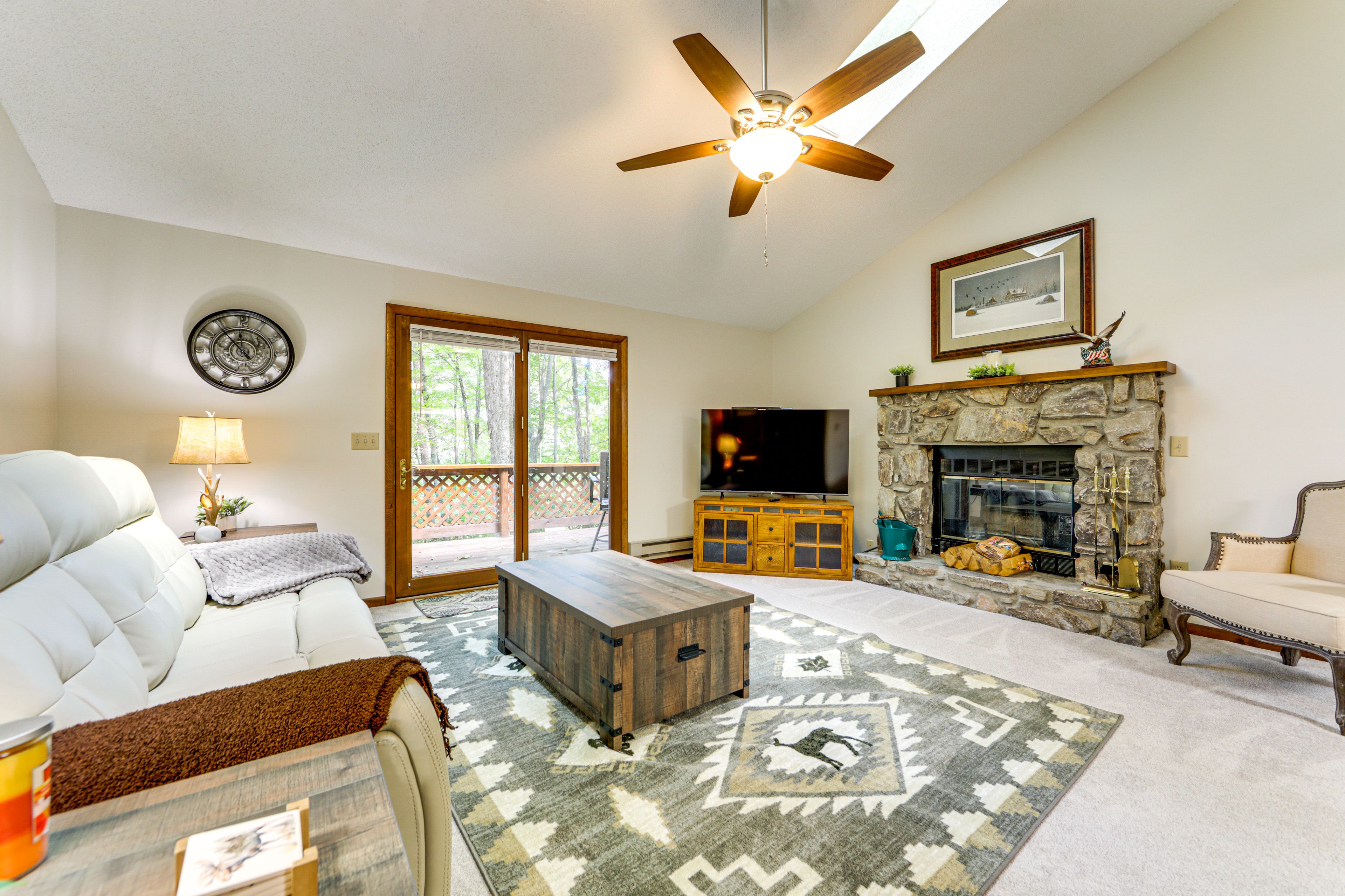 Maggie Valley Vacation Rental | 2BR | 2BA | 1,025 Sq Ft | Stairs to Access