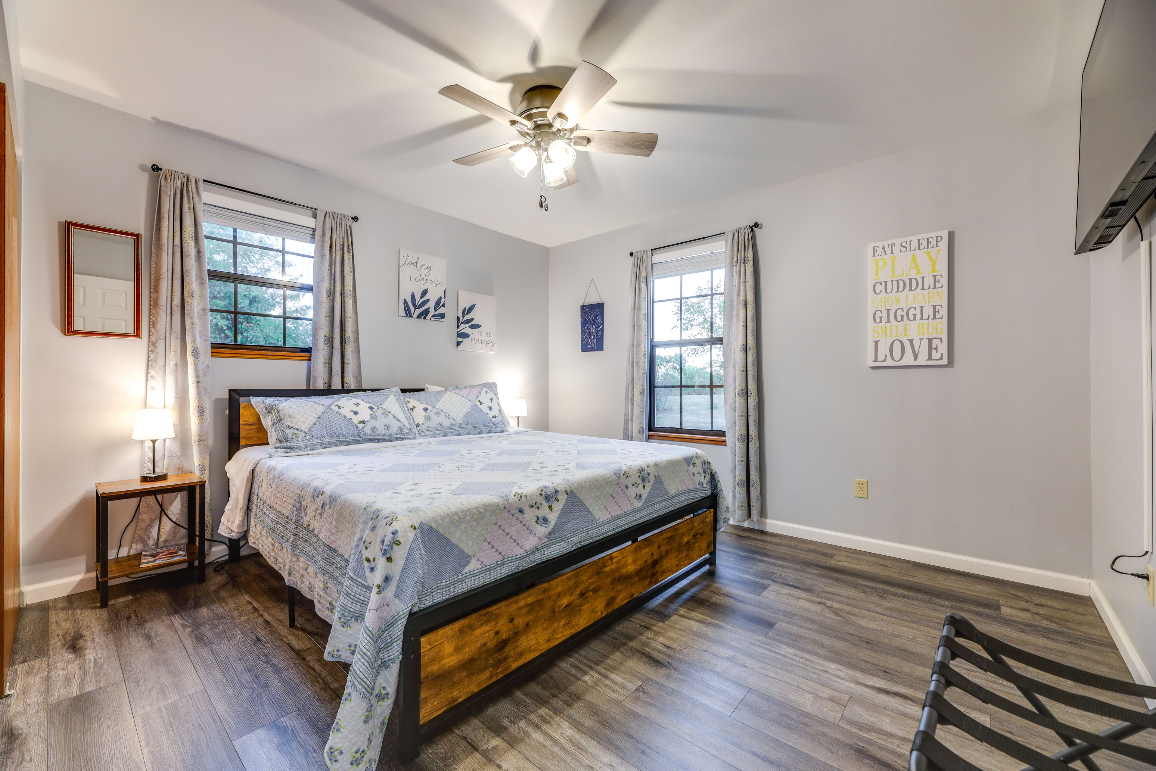 Bedroom 1 | King Bed