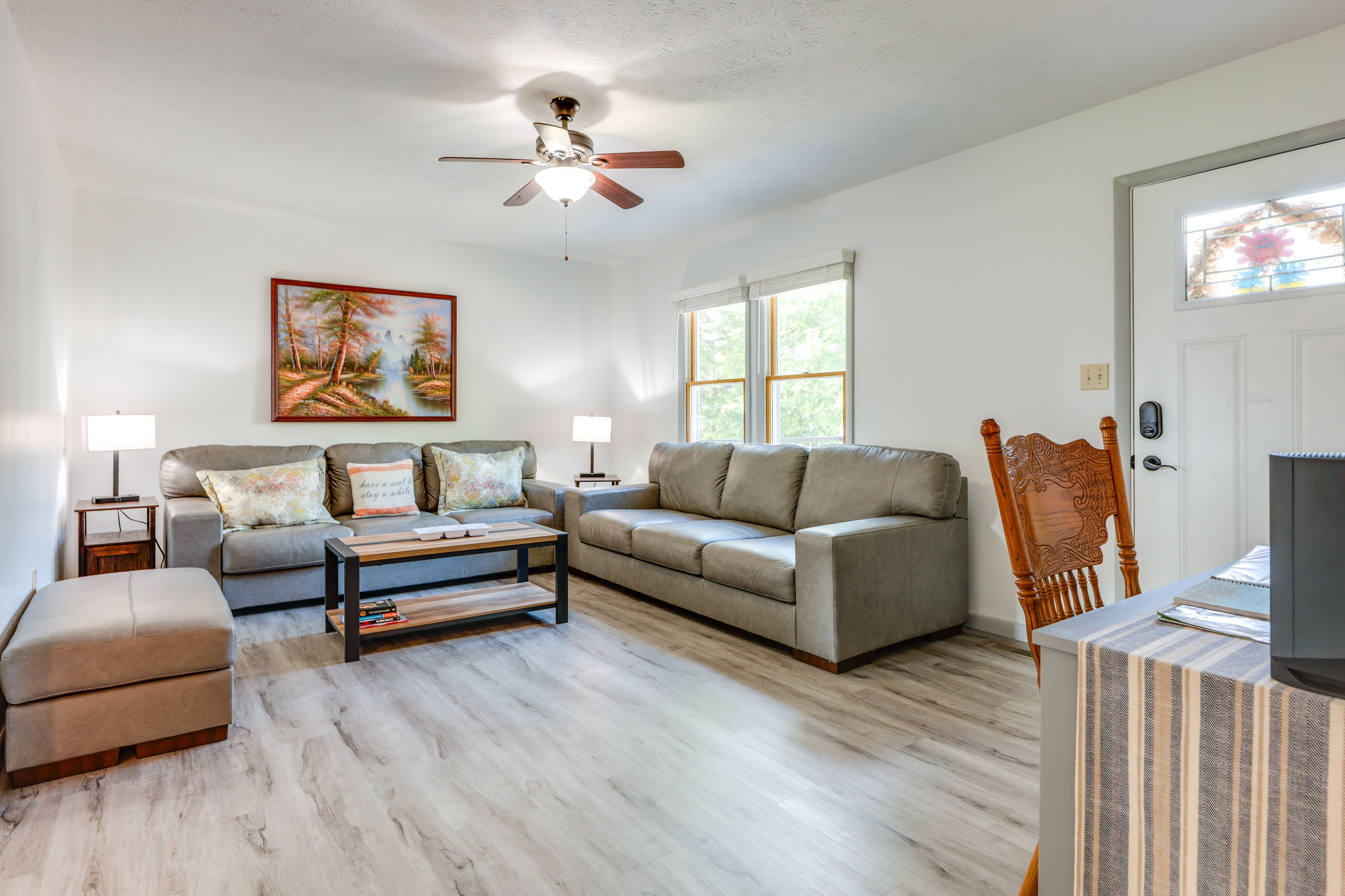 Living Room | Smart TV | Free WiFi