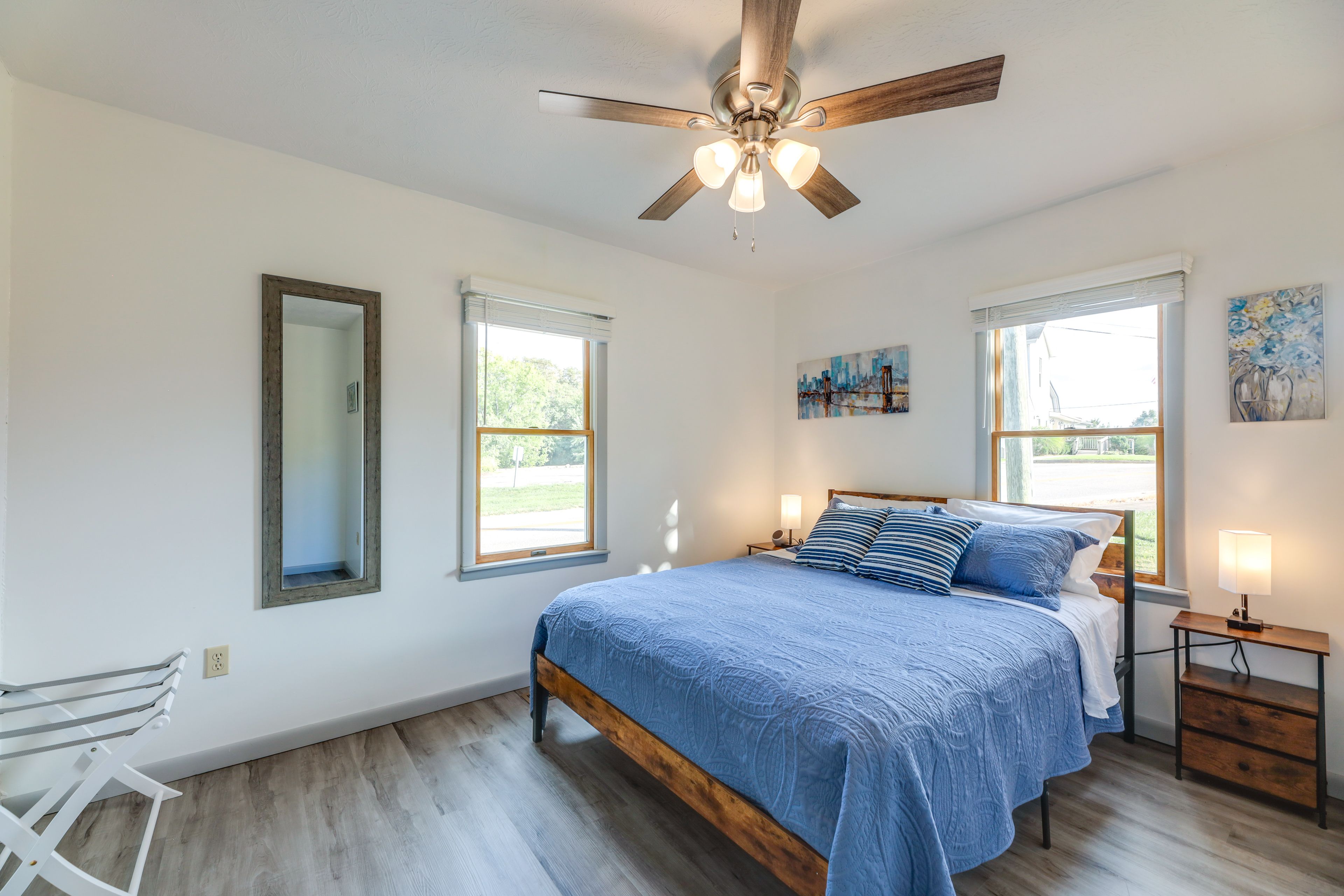 Bedroom 1 | Queen Bed