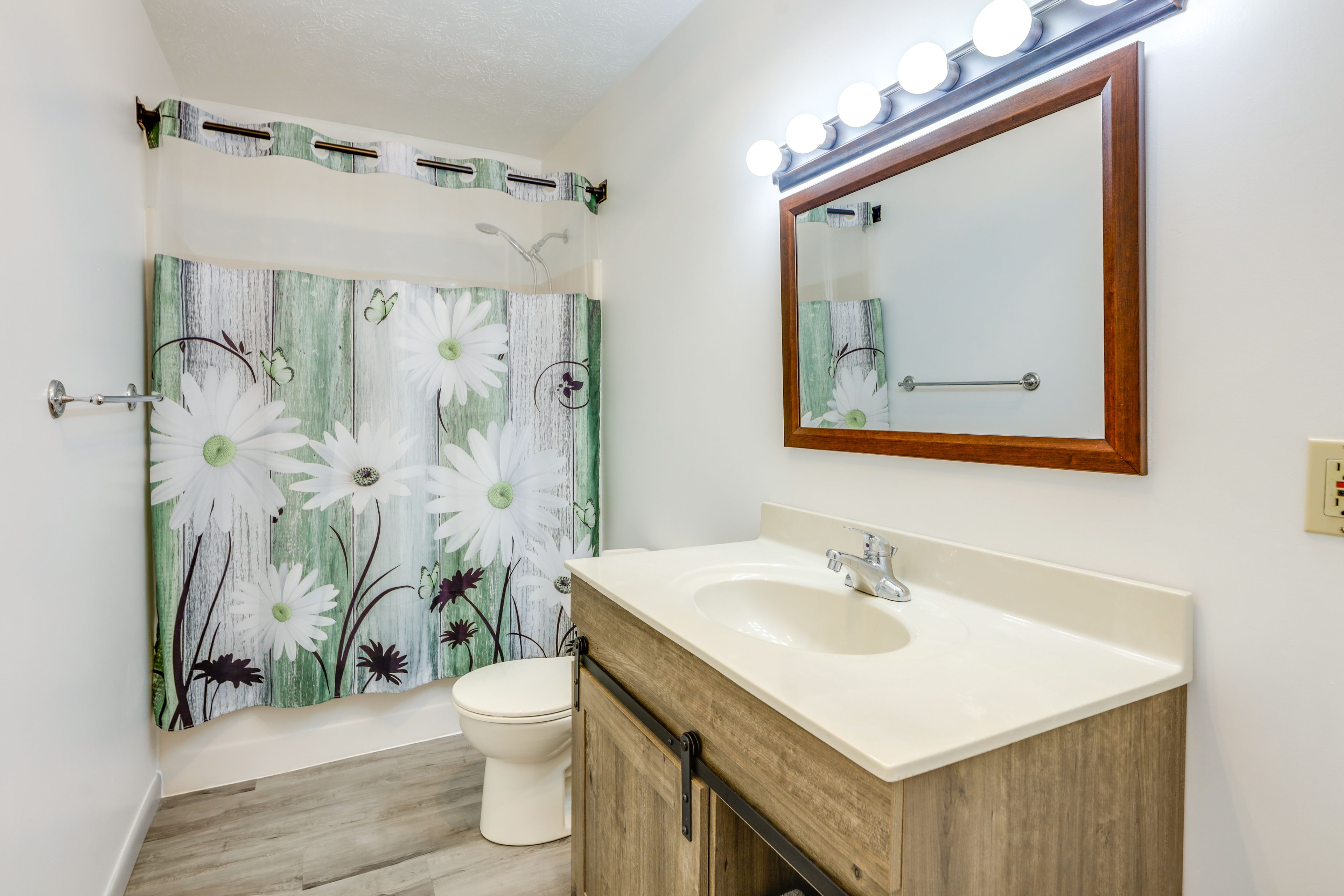 Full Bathroom
