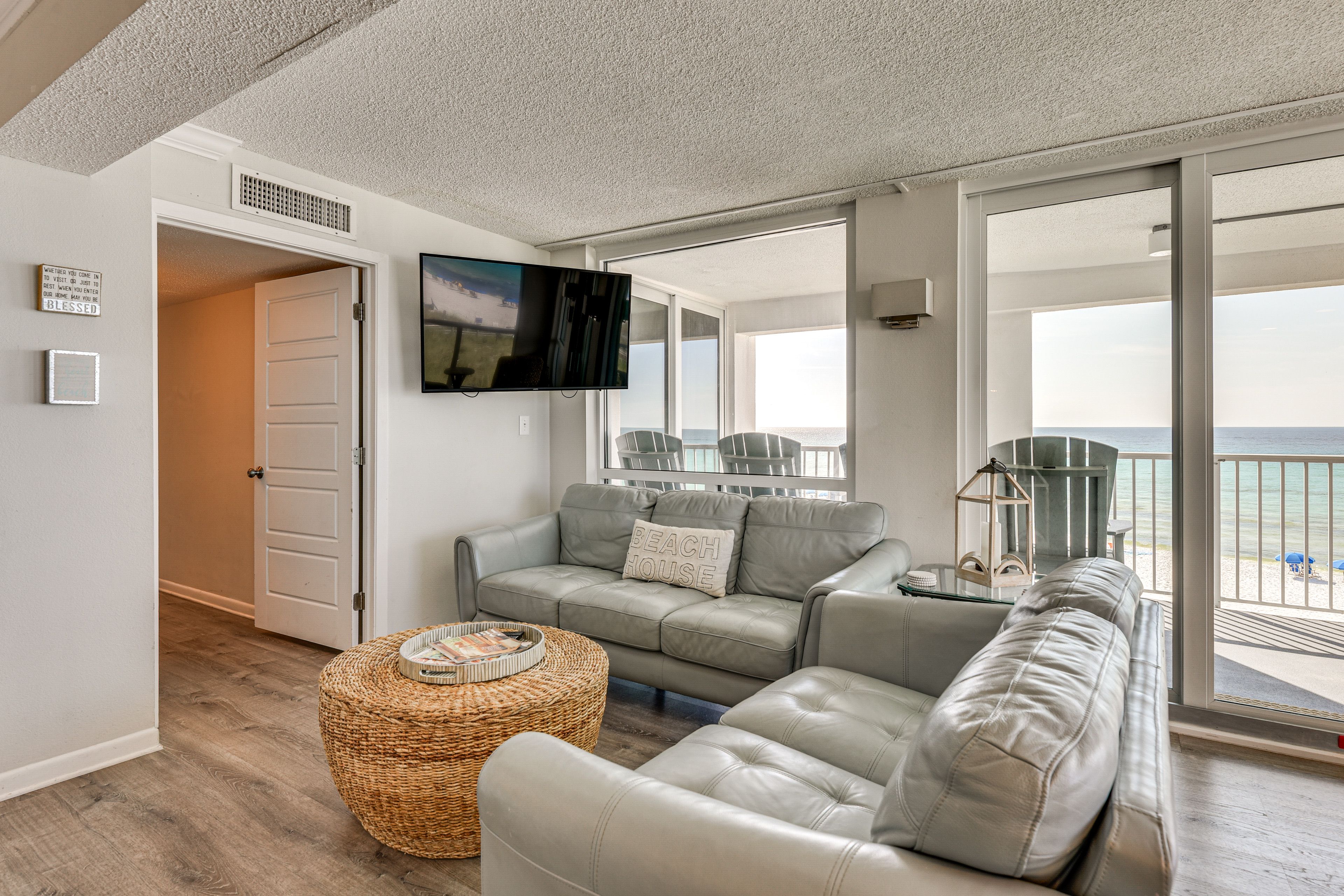 Living Area | TV | Board Games & Puzzles