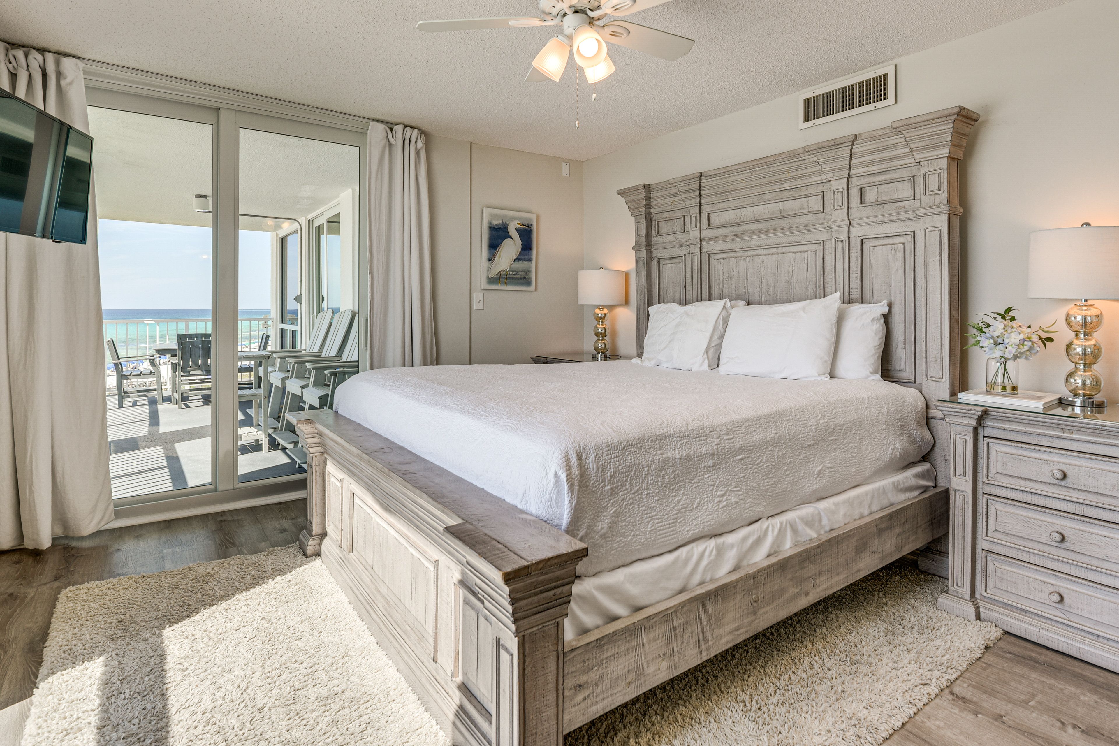 Bedroom 2 | King Bed | TV