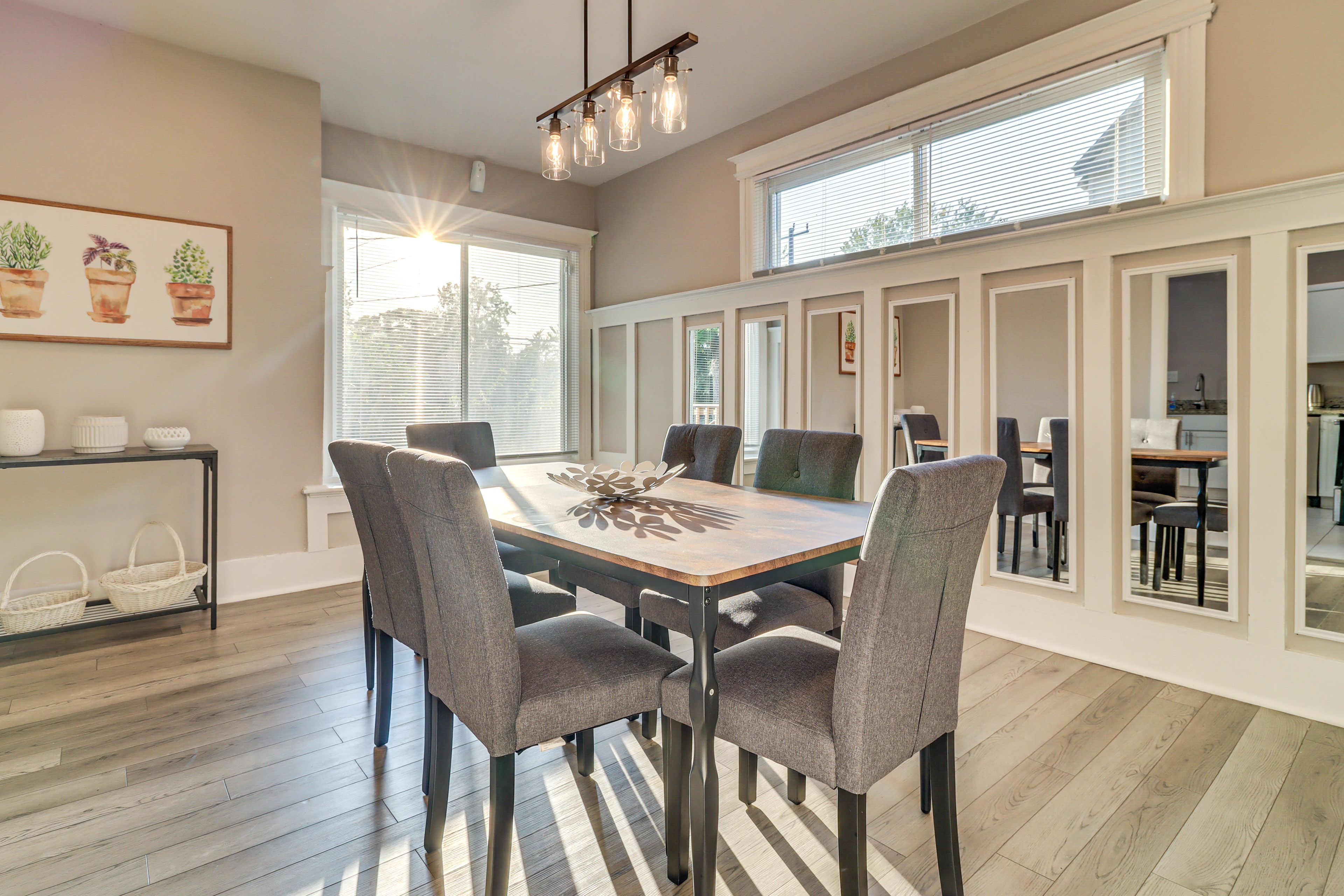 Dining Table | Dishware/Flatware