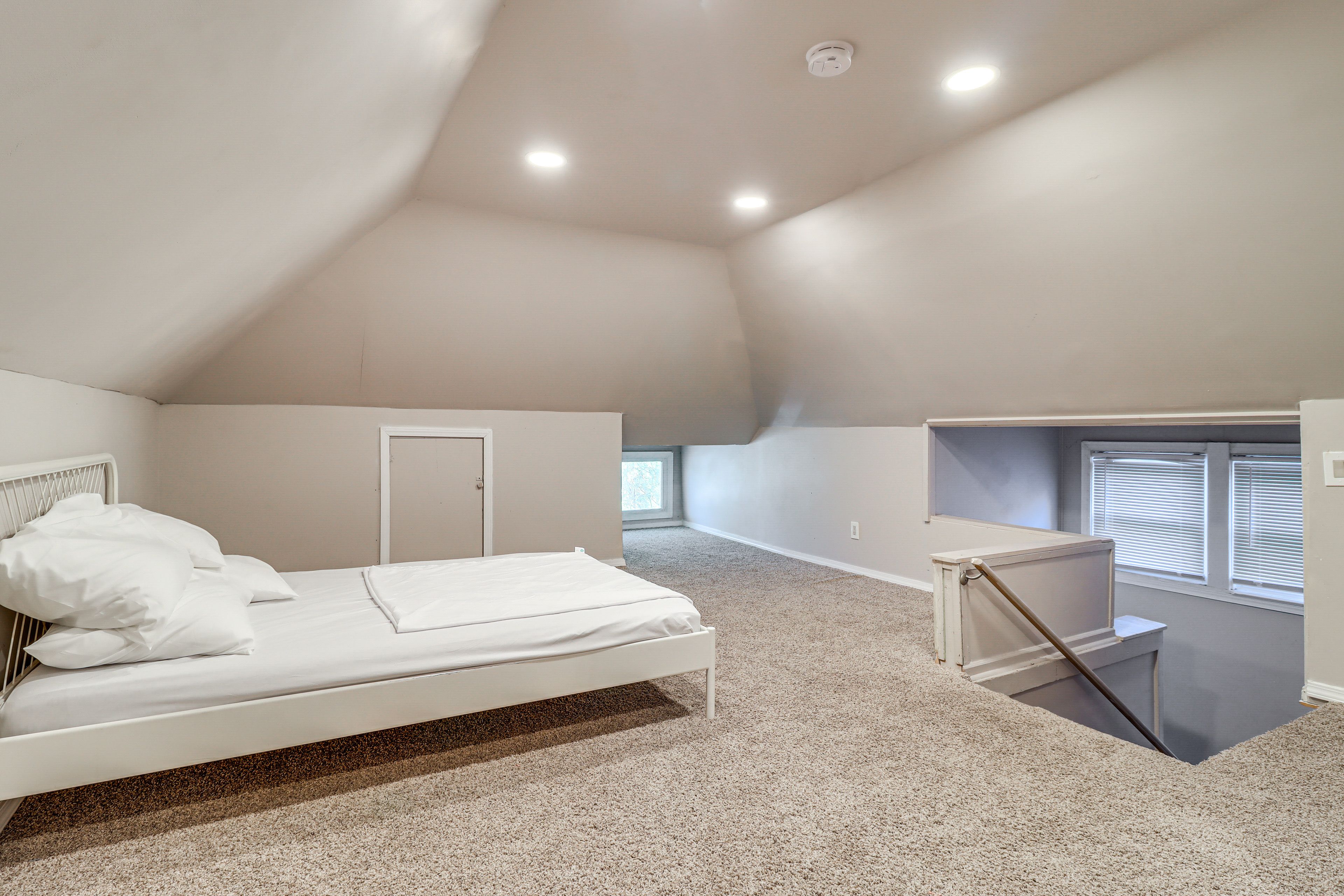 Bedroom 4 | Queen Bed | 3rd Floor