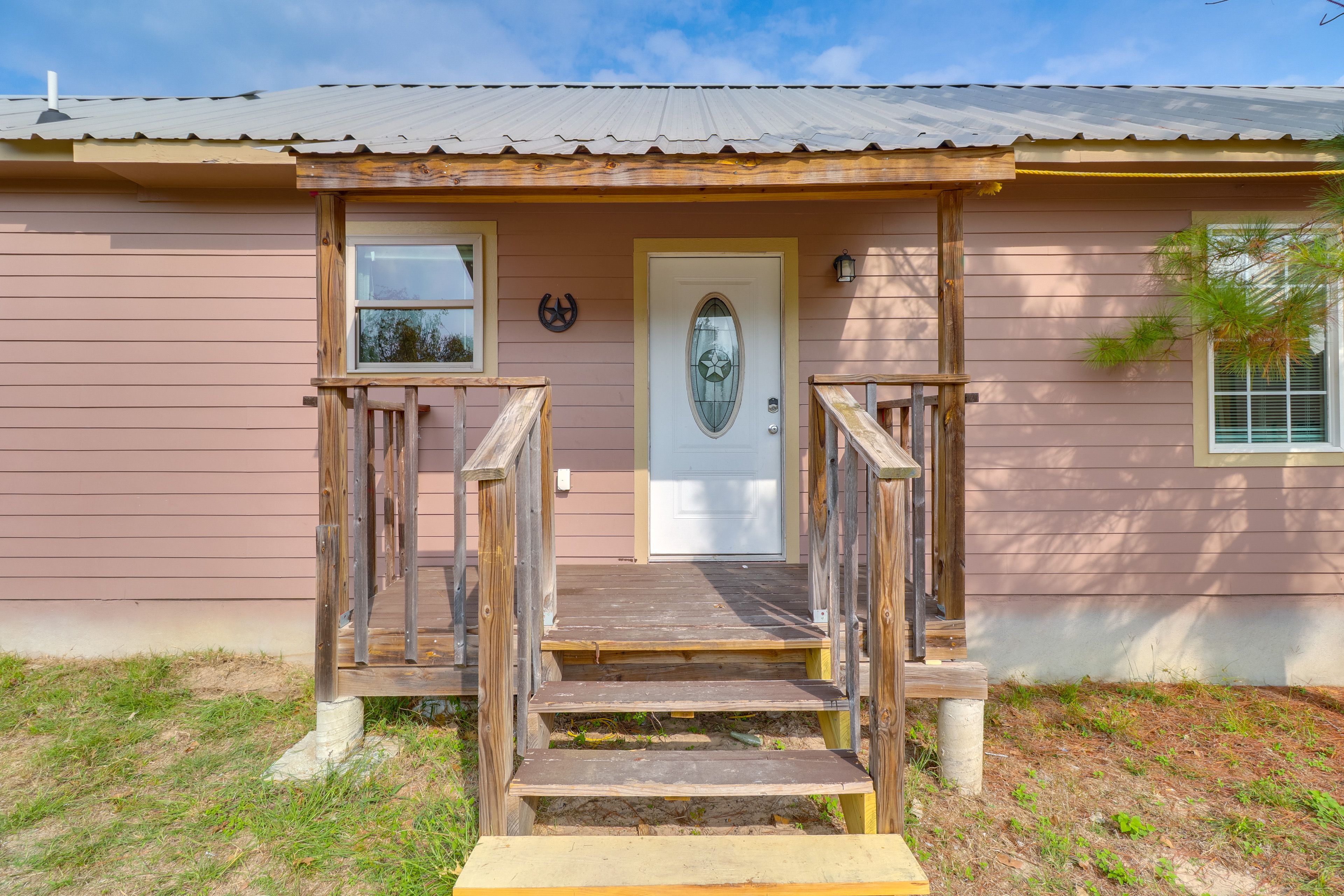 Apartment Exterior | Keyless Entry