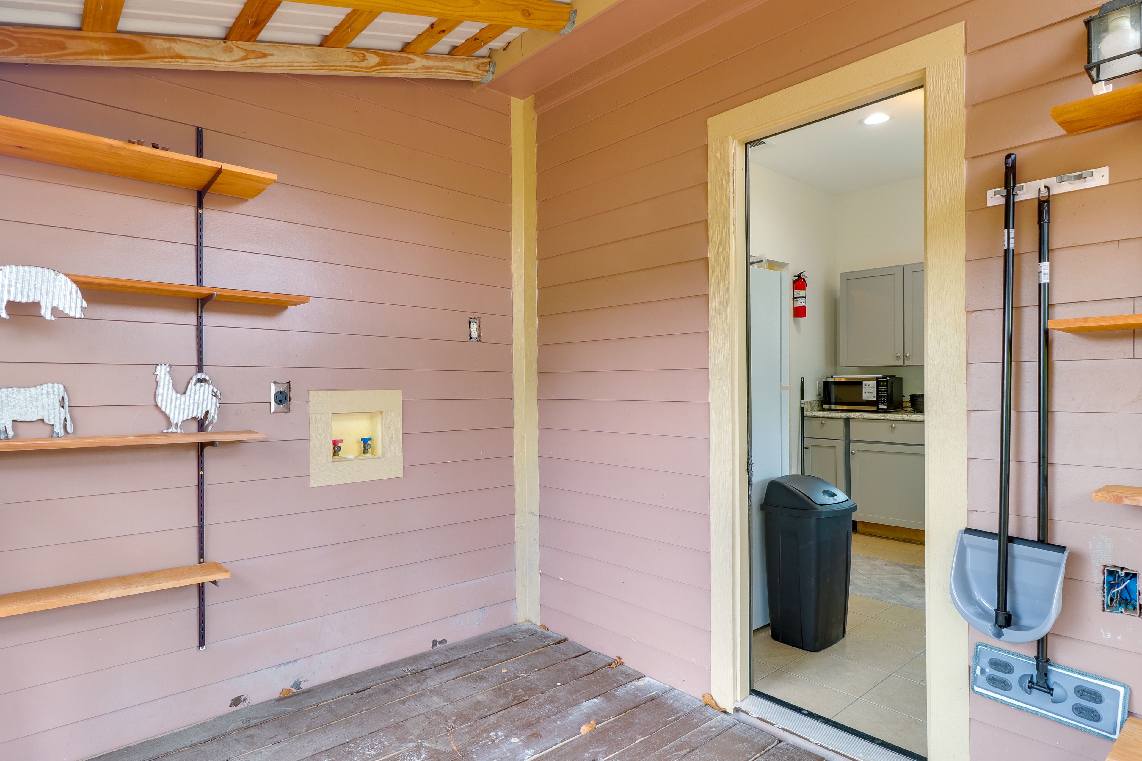 Apartment Exterior | Covered Deck