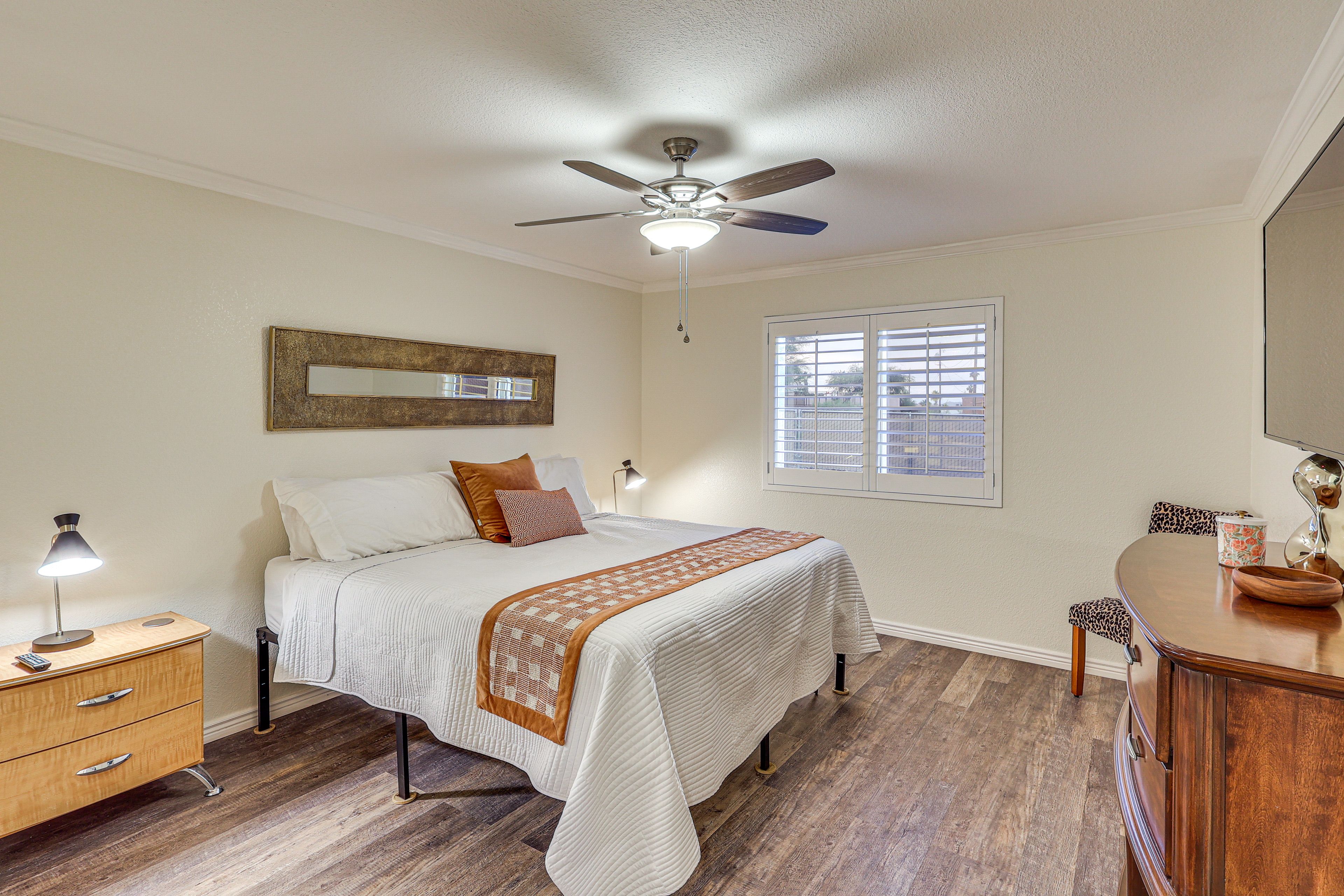 Bedroom 1 | King Bed