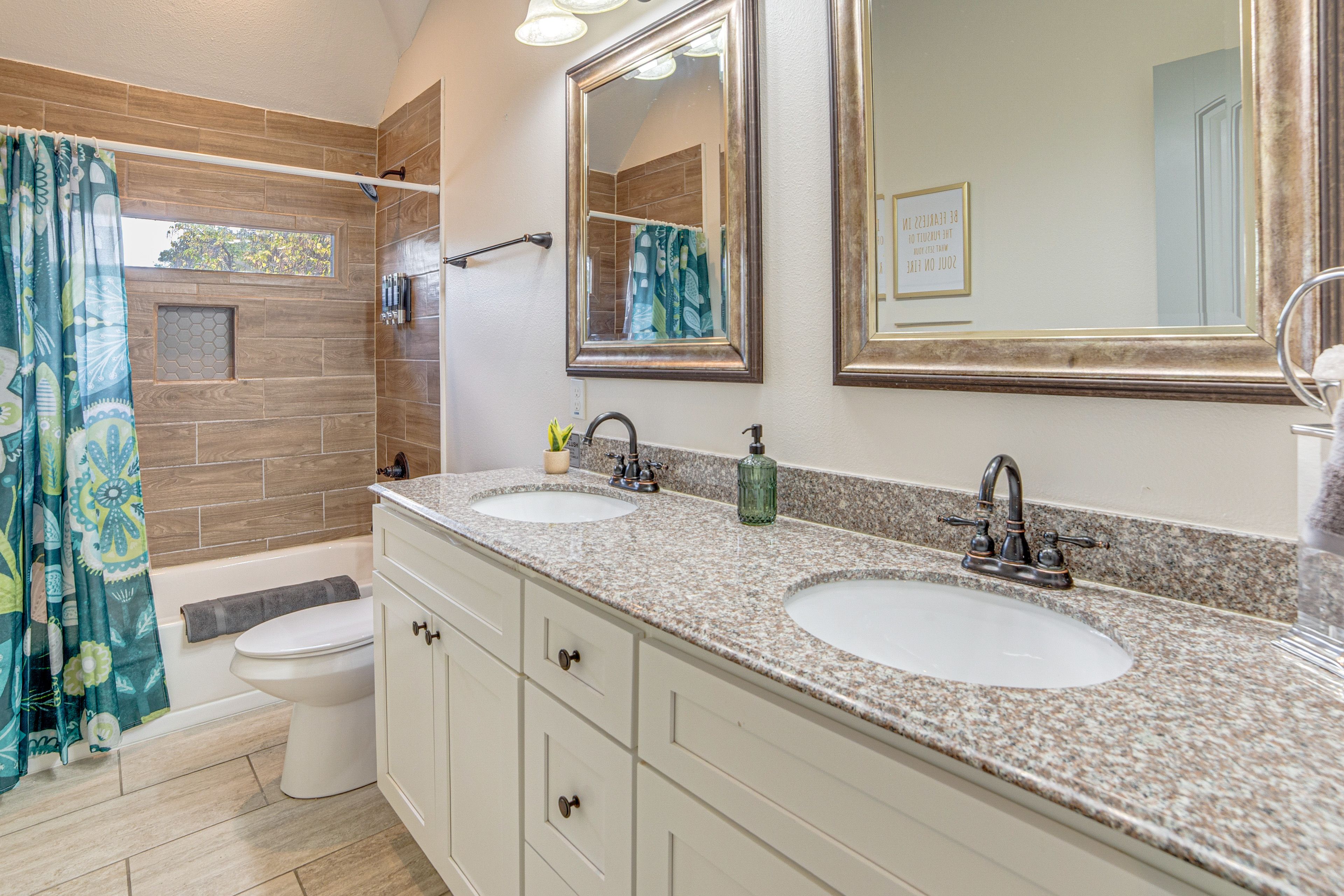 Full Bathroom | 1st Floor