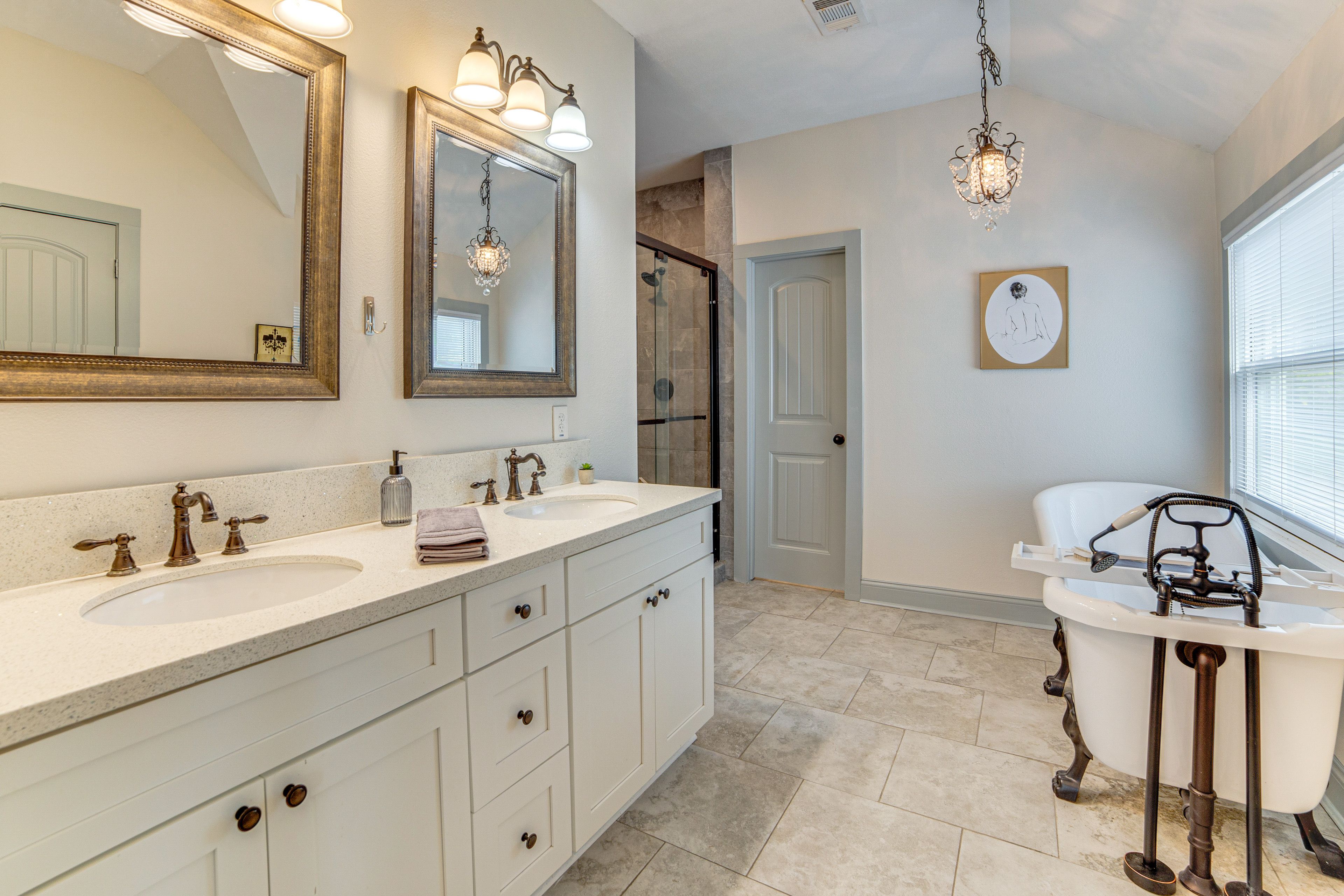 En-Suite Bathroom | 2nd Floor