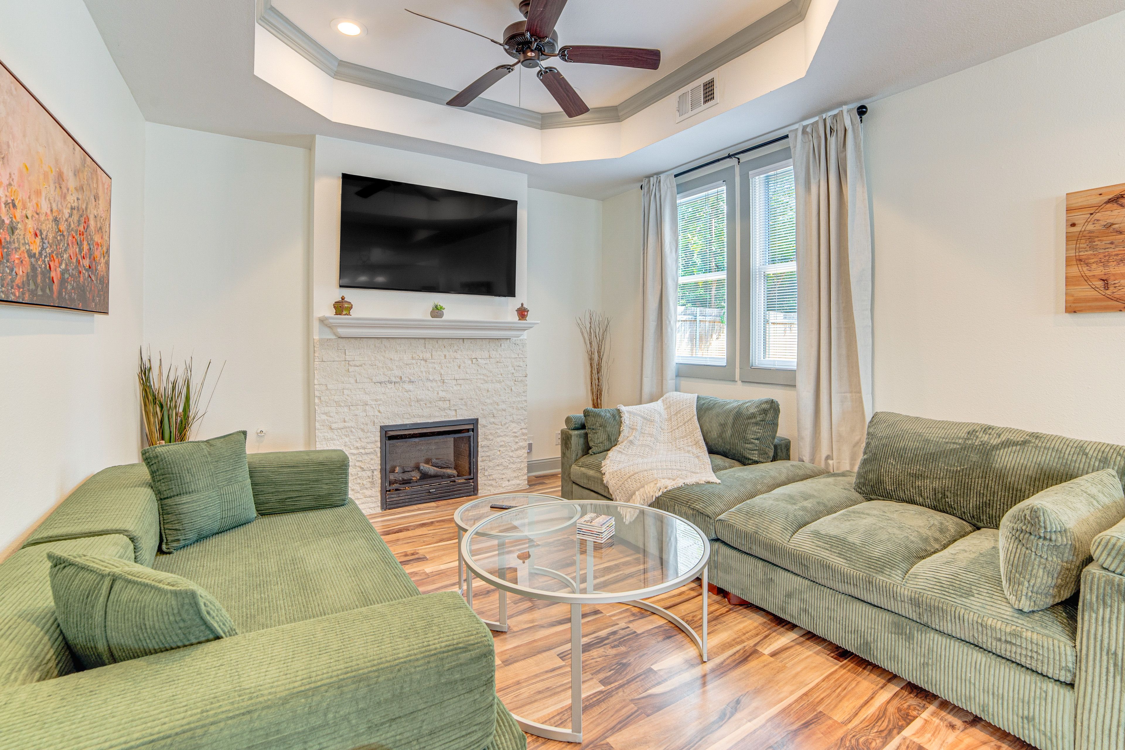 Den | 1st Floor | Smart TV | Free WiFi