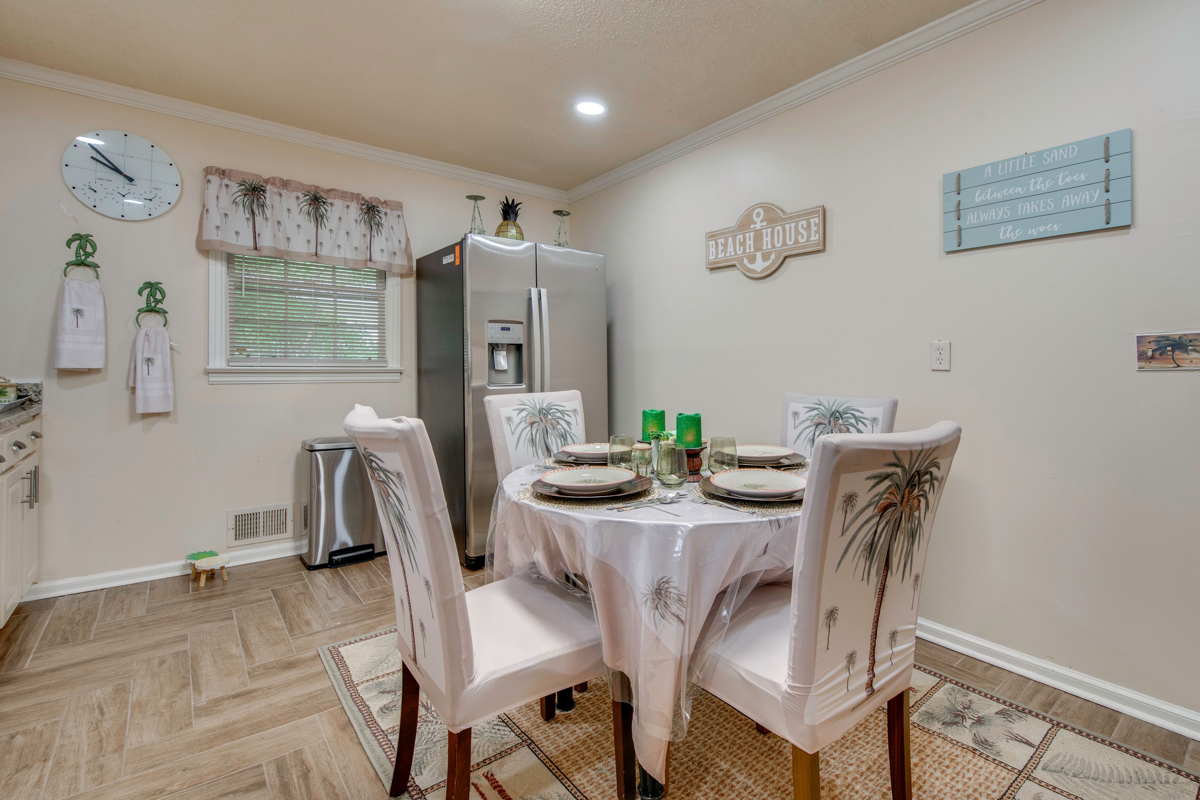 Breakfast Dining Area