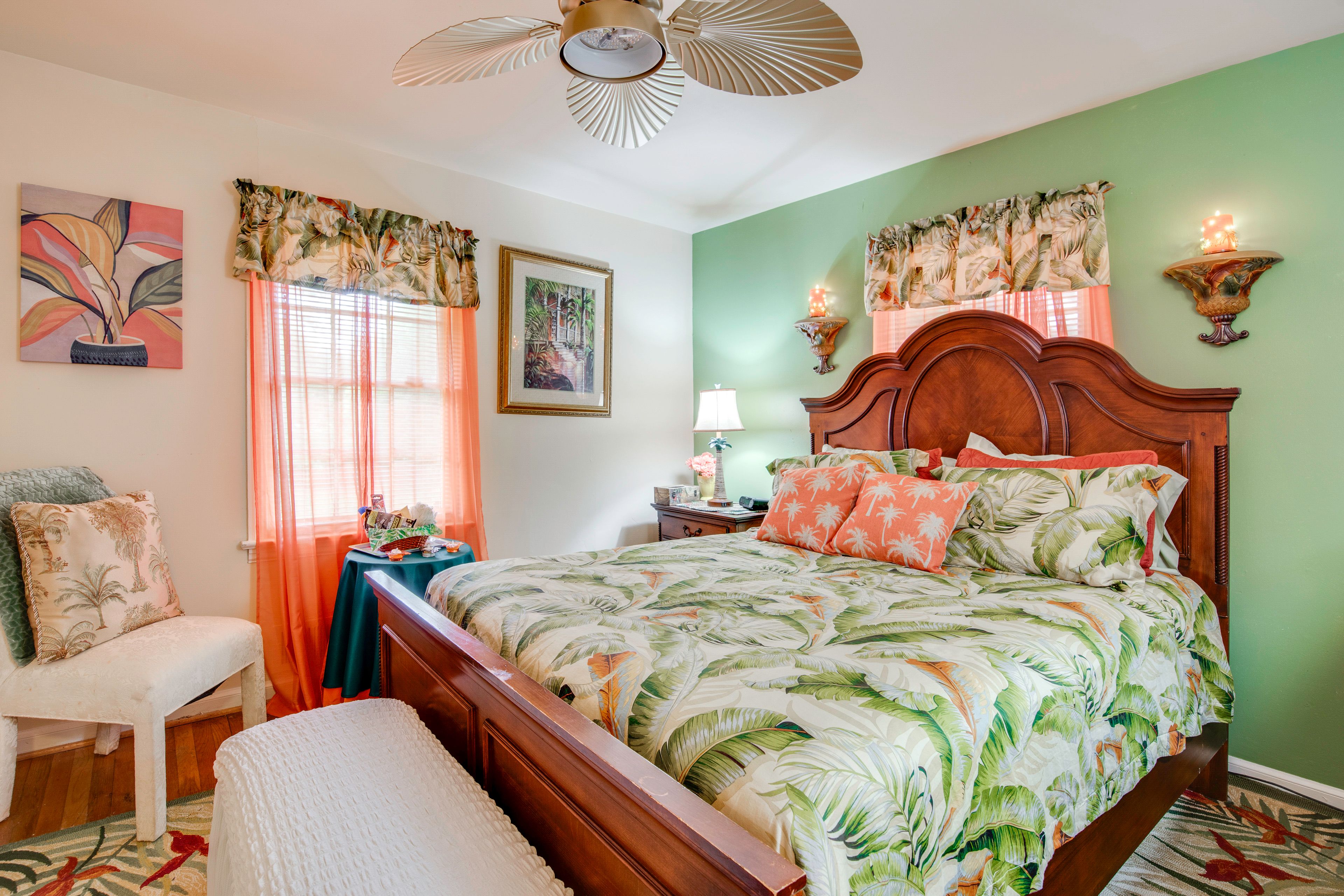 Bedroom 1 | Queen Bed