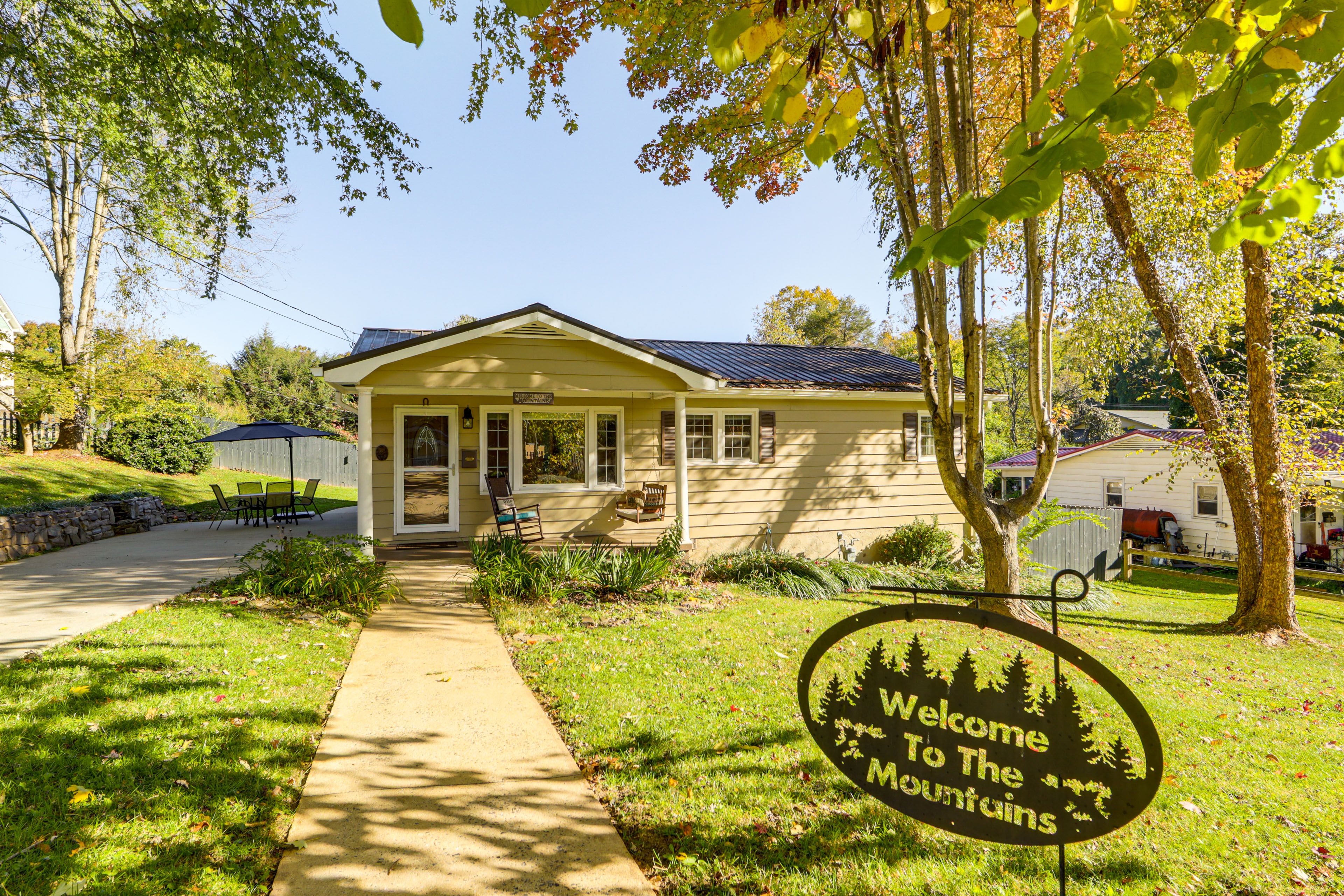 Property Exterior | Single-Story Home