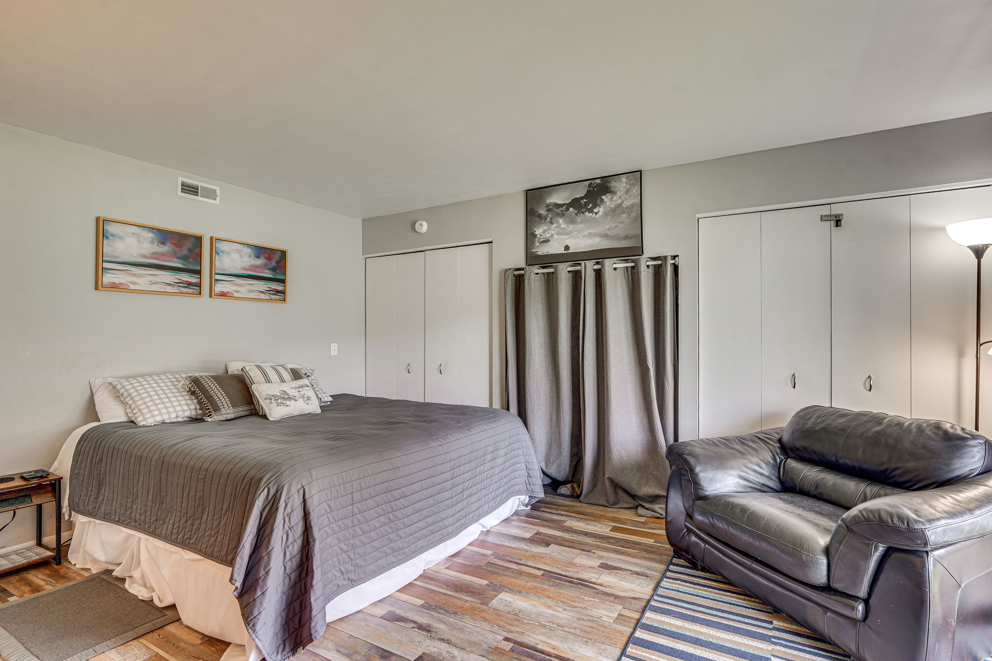 Bedroom 1 | King Bed