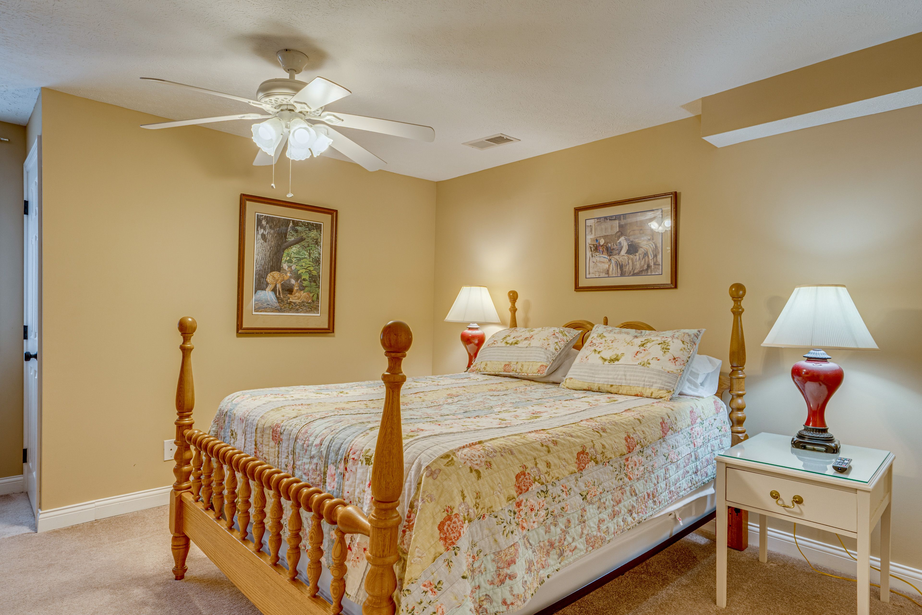 Bedroom 5 | Basement | Queen Bed