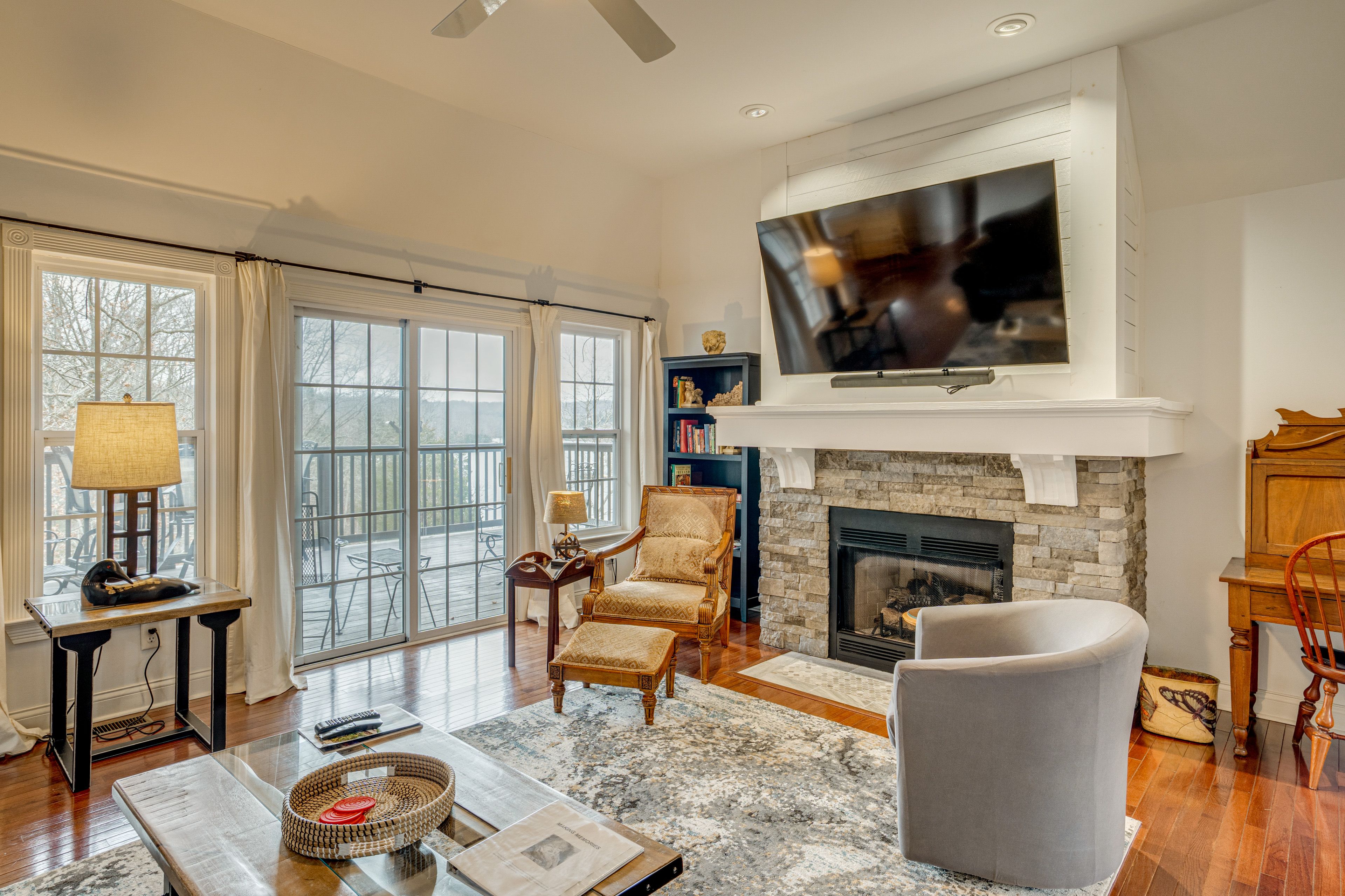 Living Room | Main Level