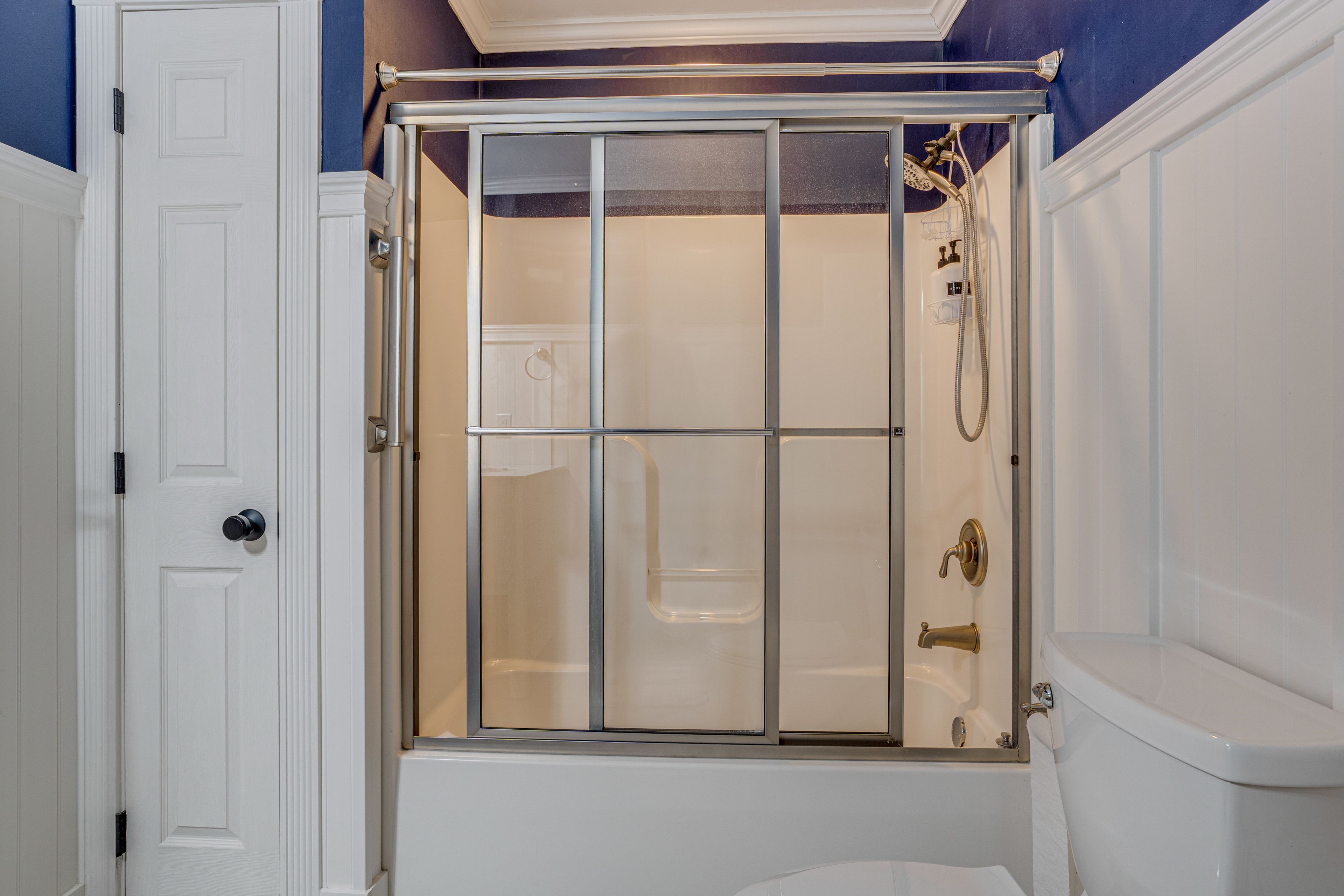 Full Bathroom | Main Level