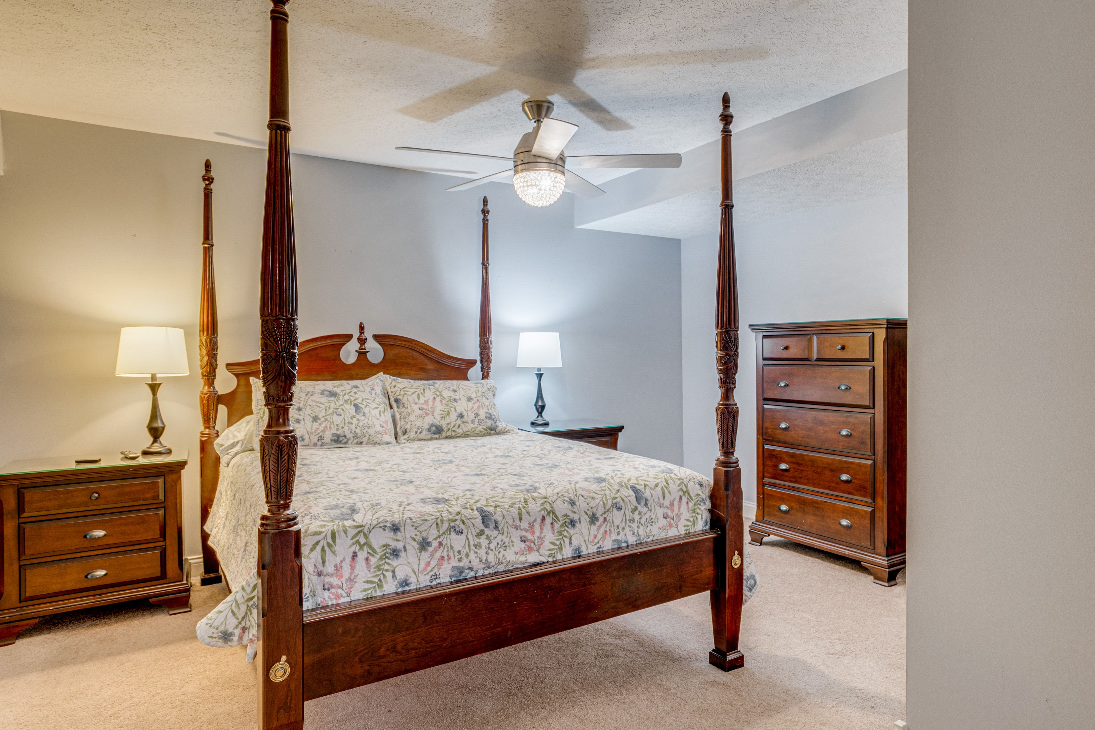 Bedroom 4 | Basement | Queen Bed