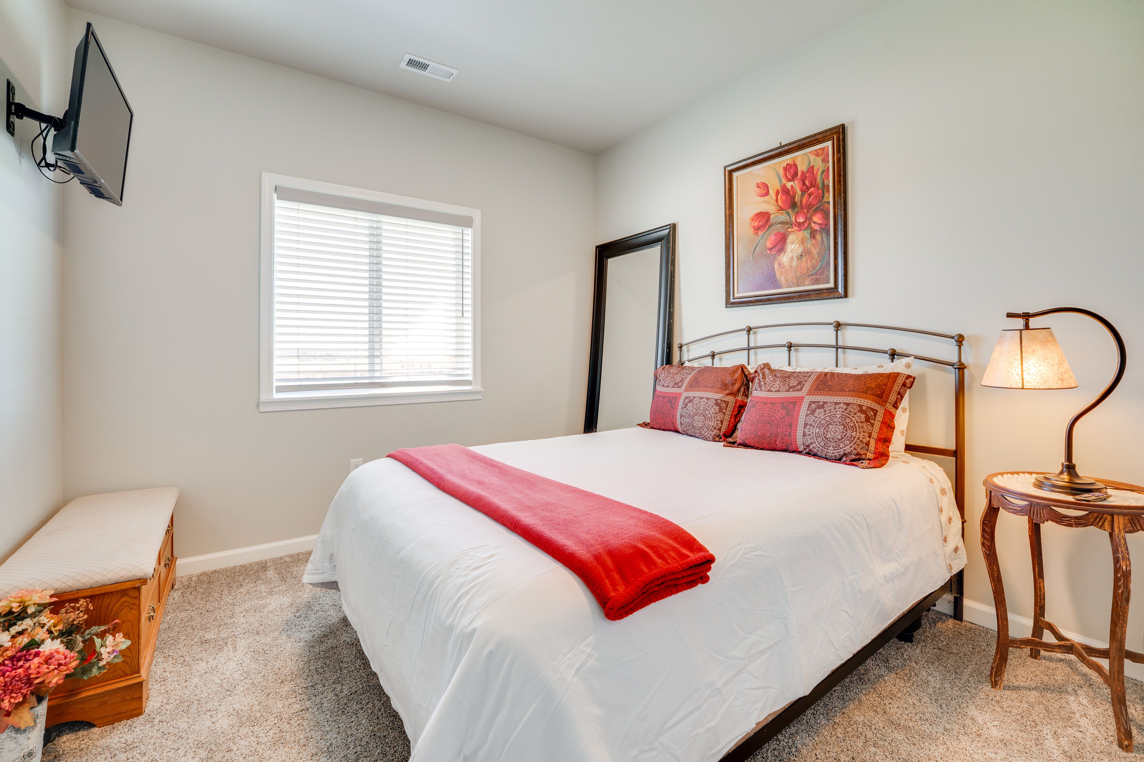 Bedroom 2 | Queen Bed