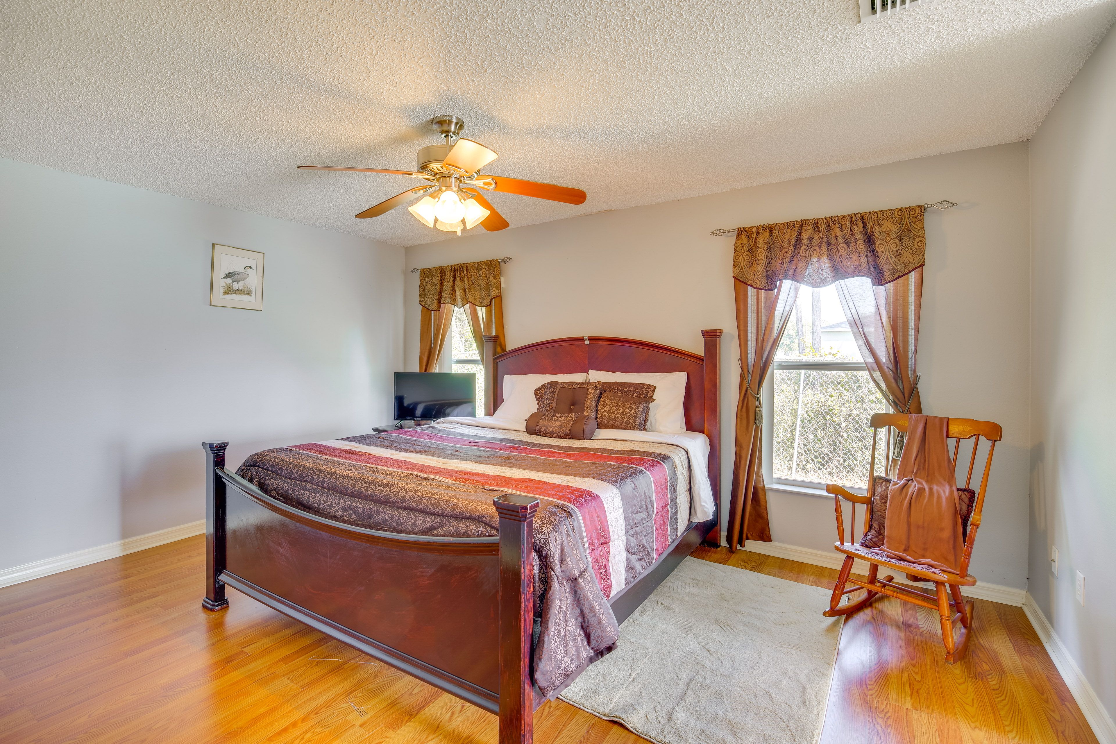 Bedroom 1 | Queen Bed | Linens Provided