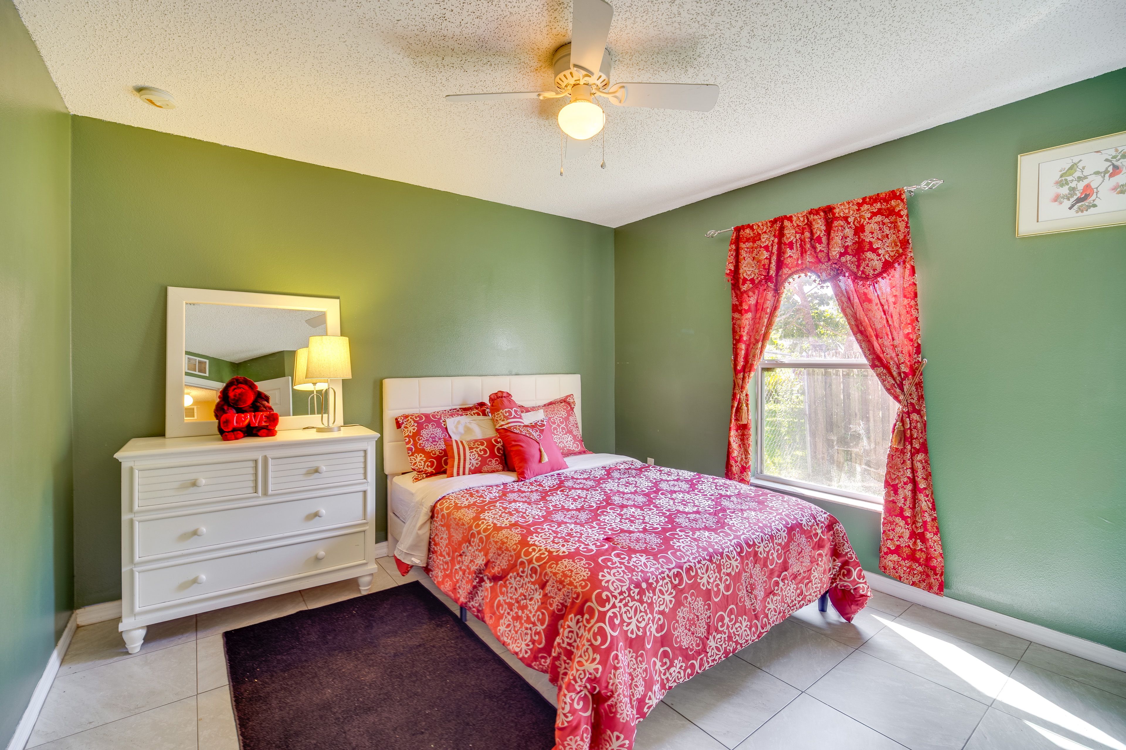 Bedroom 2 | Queen Bed