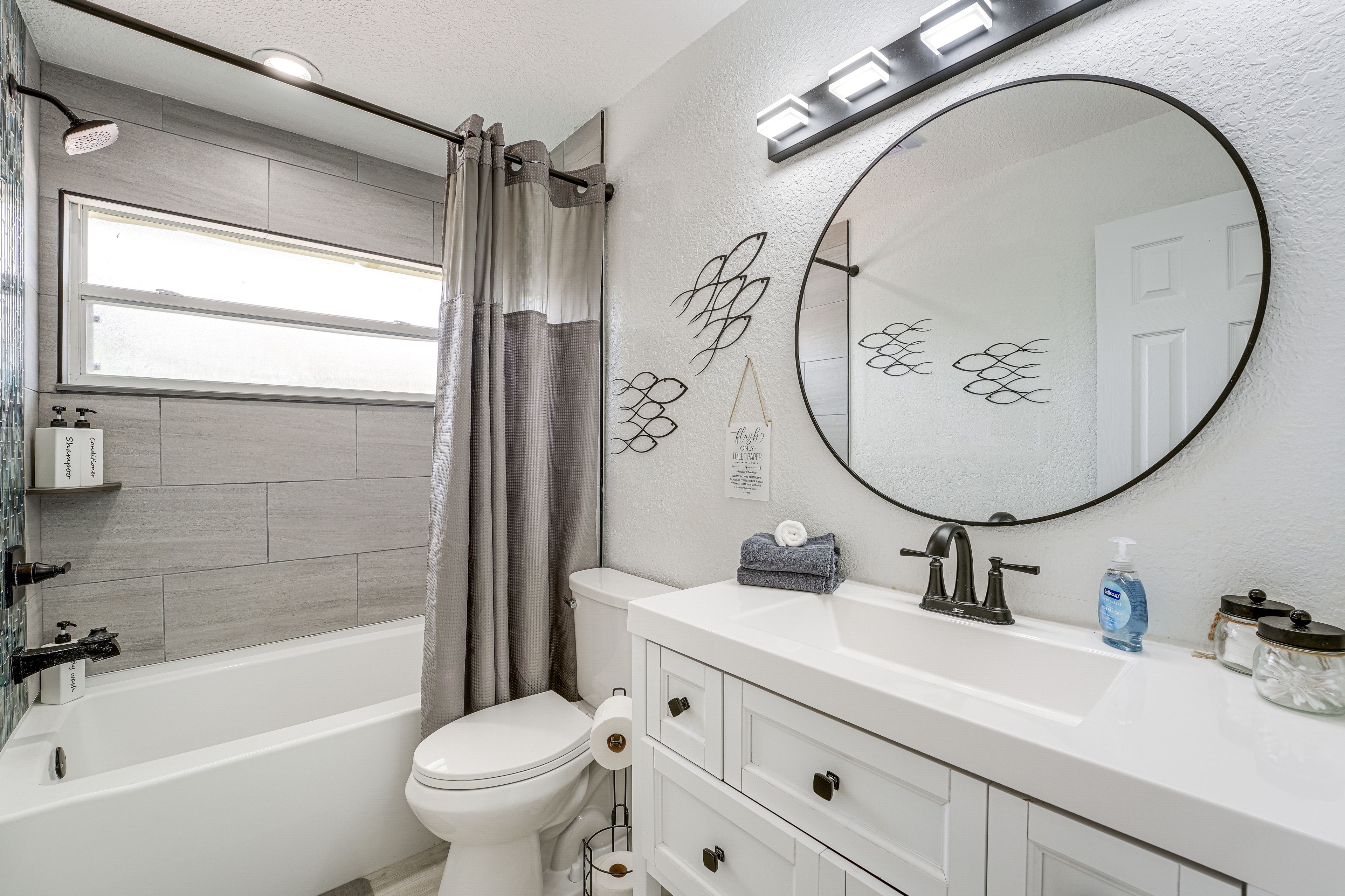 Full Bathroom