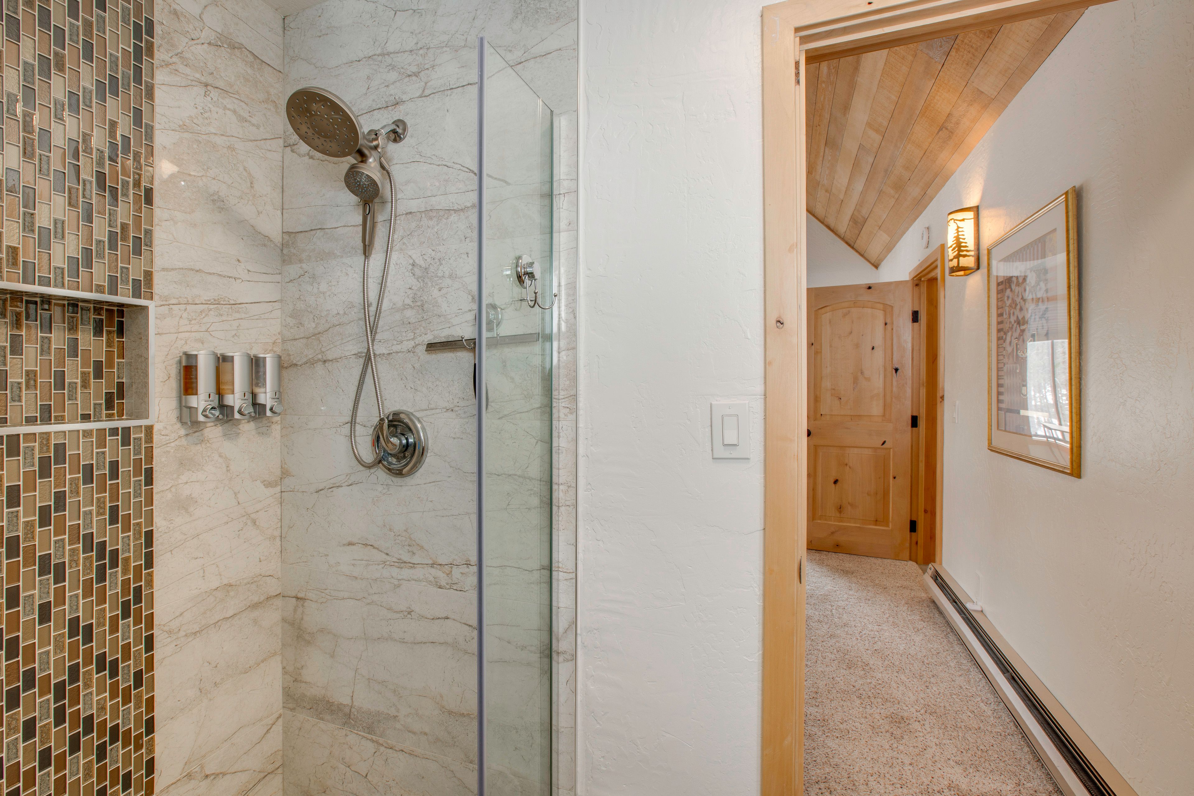 Full Bathroom | 1st Floor