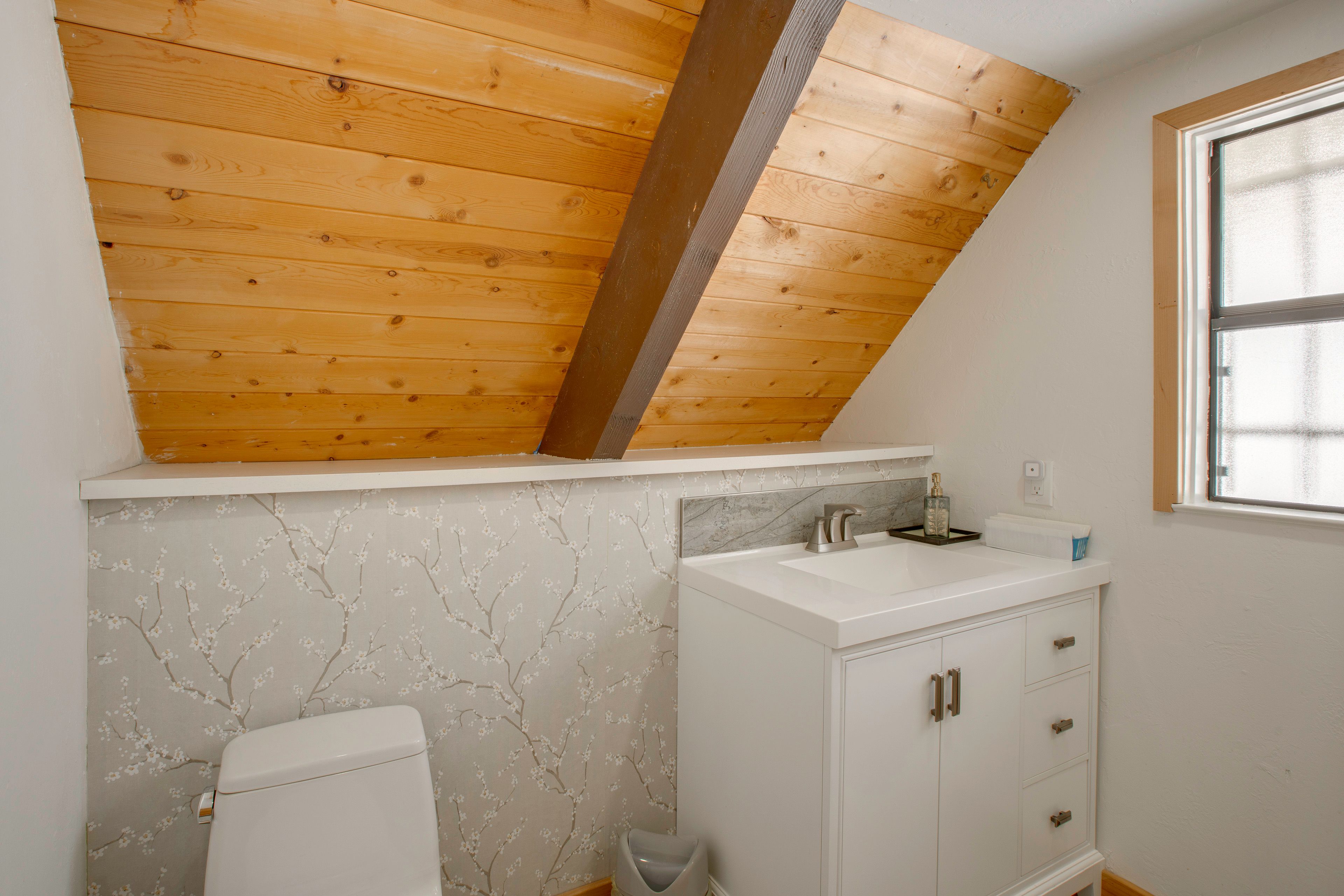 Half Bathroom | 2nd Floor