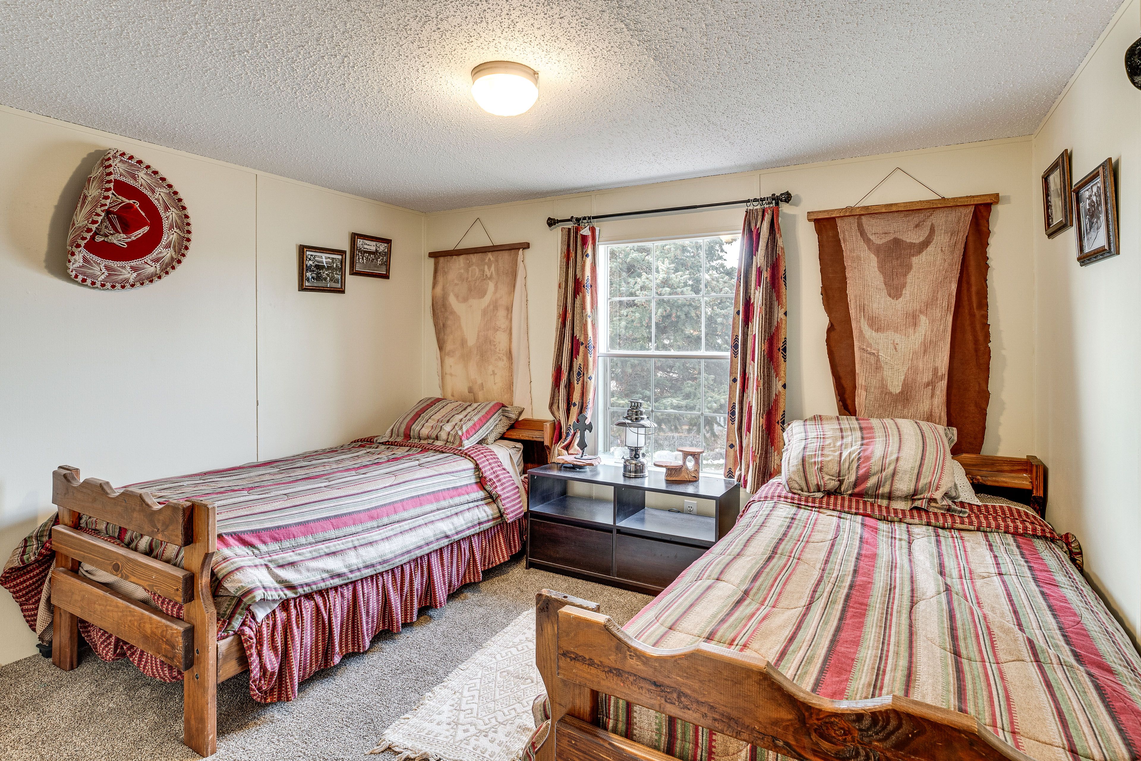 Bedroom 2 | 2 Twin Beds