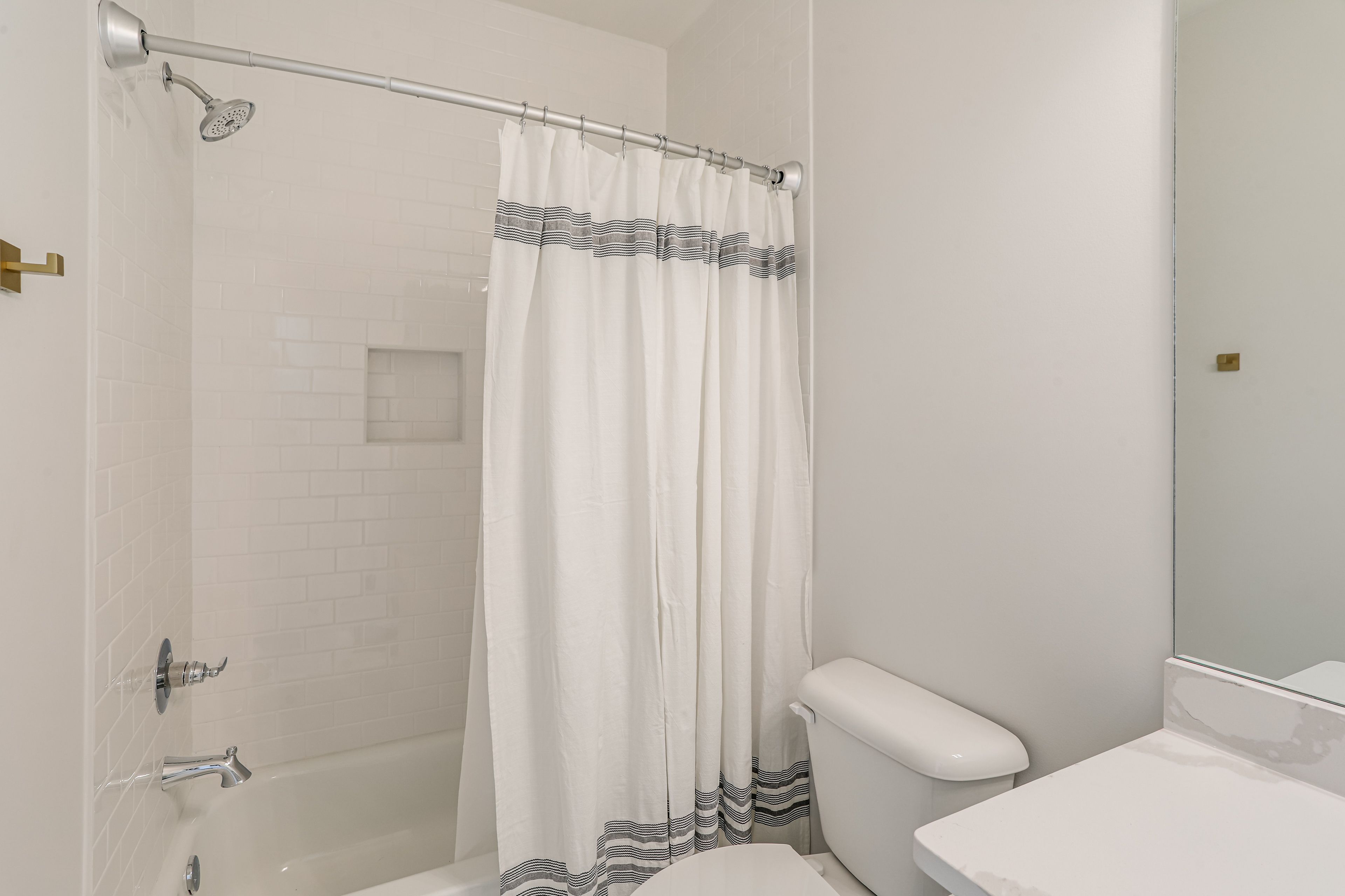En-Suite Bathroom | 2nd Floor