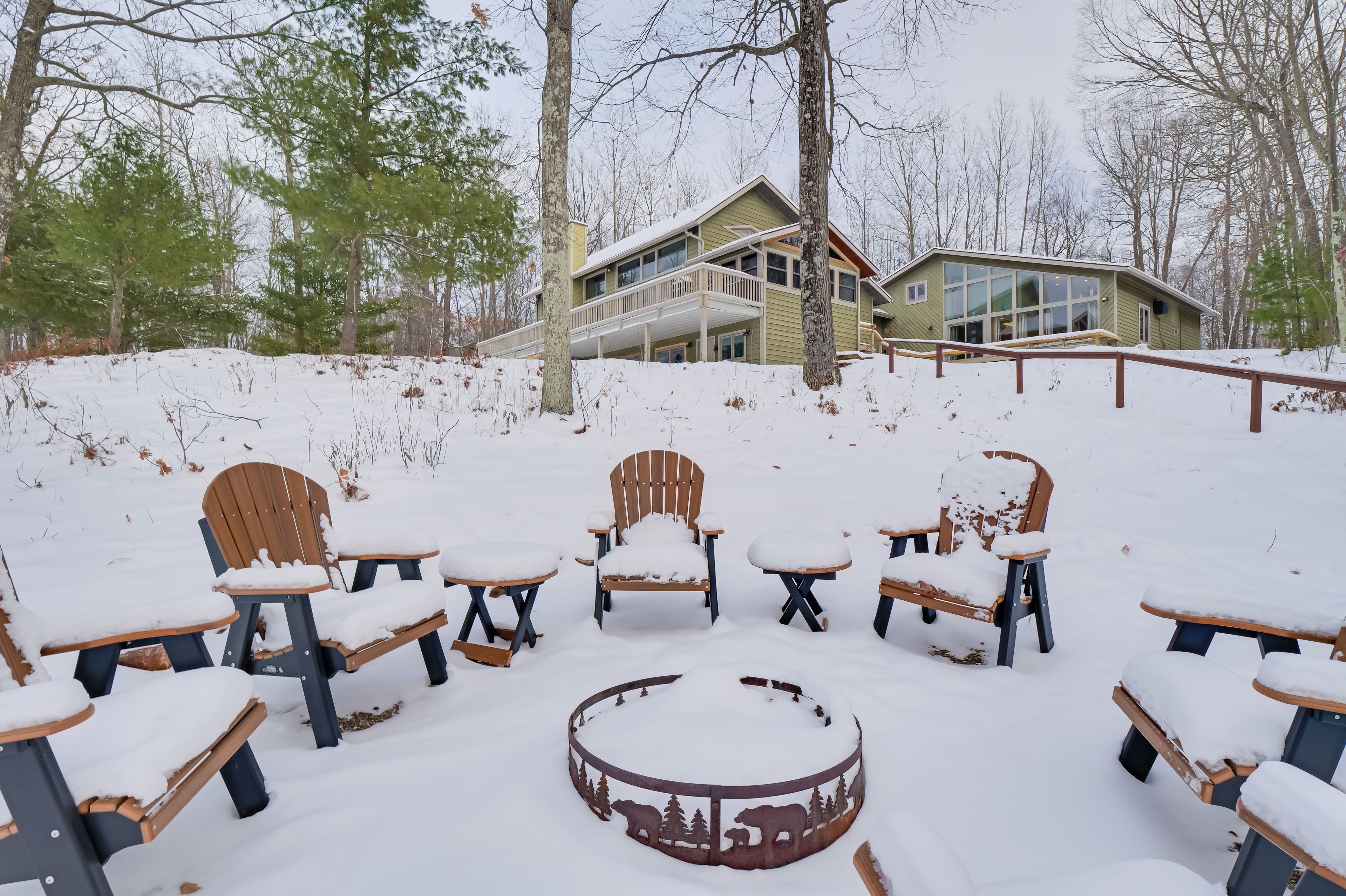 Shared Outdoor Space | Fire Pit | Backyard
