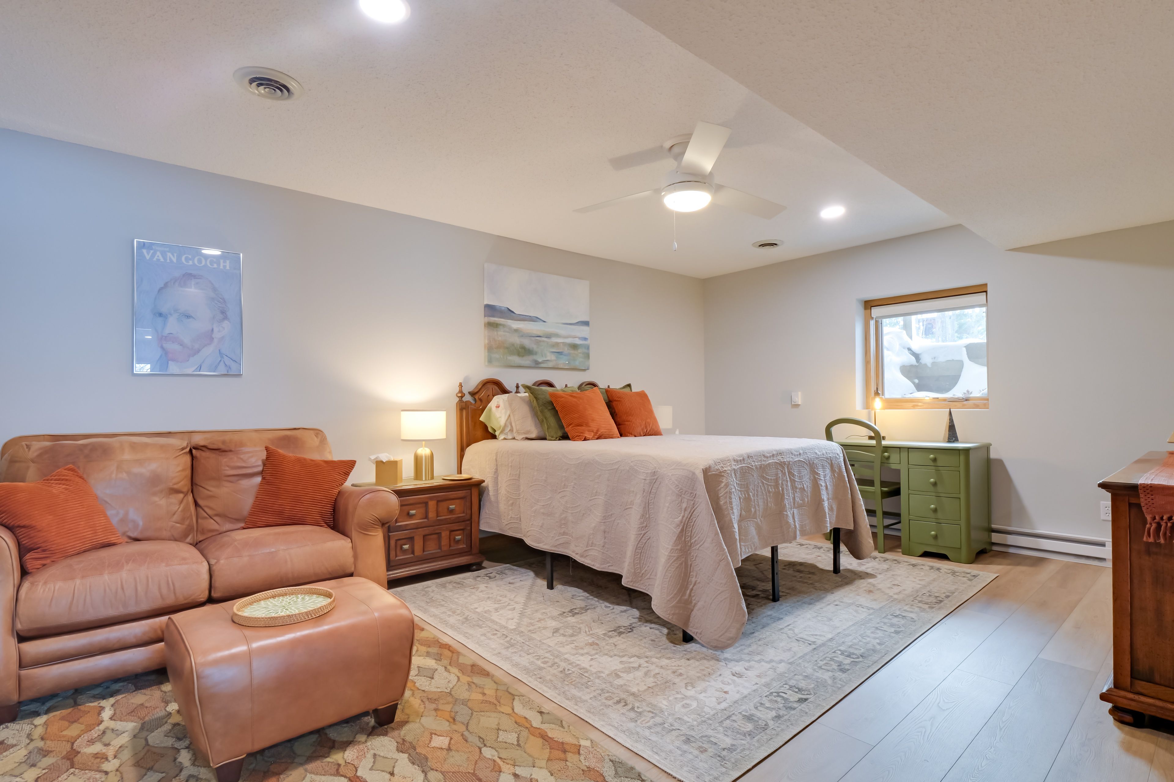 Bedroom 1 | Queen Bed | Linens