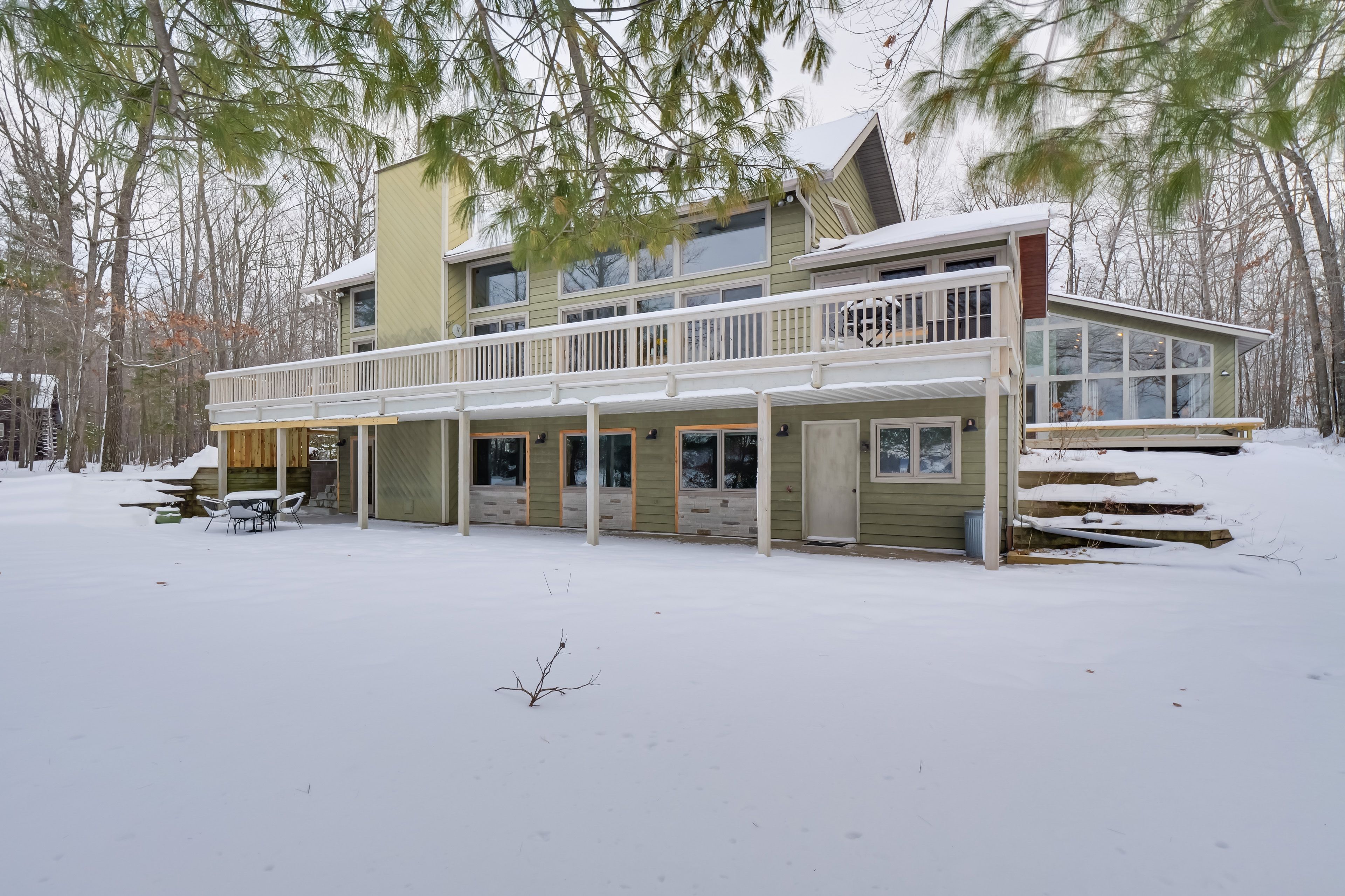 Shared Outdoor Space | Backyard | Lake Access