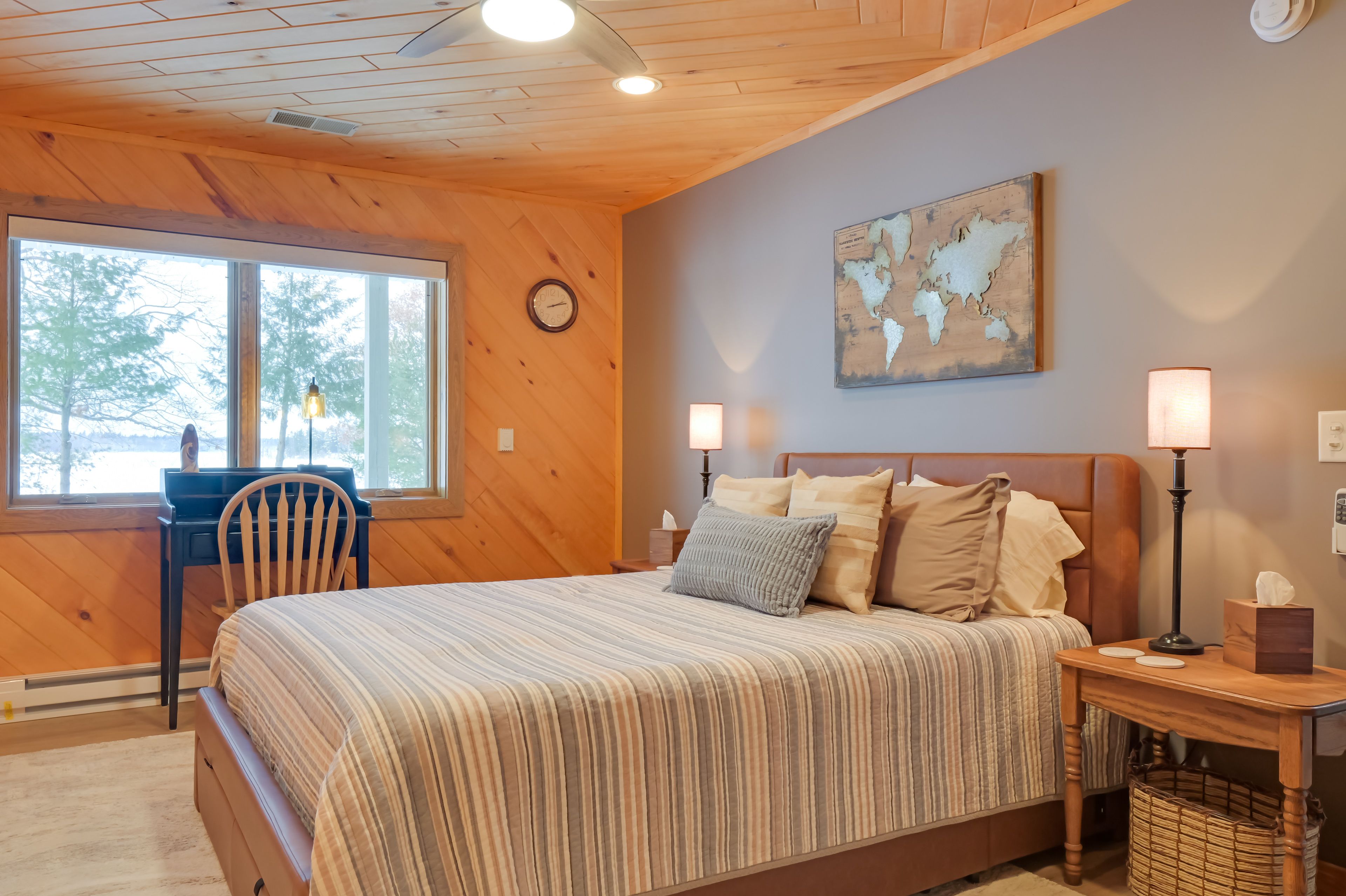 Bedroom 2 | Queen Bed