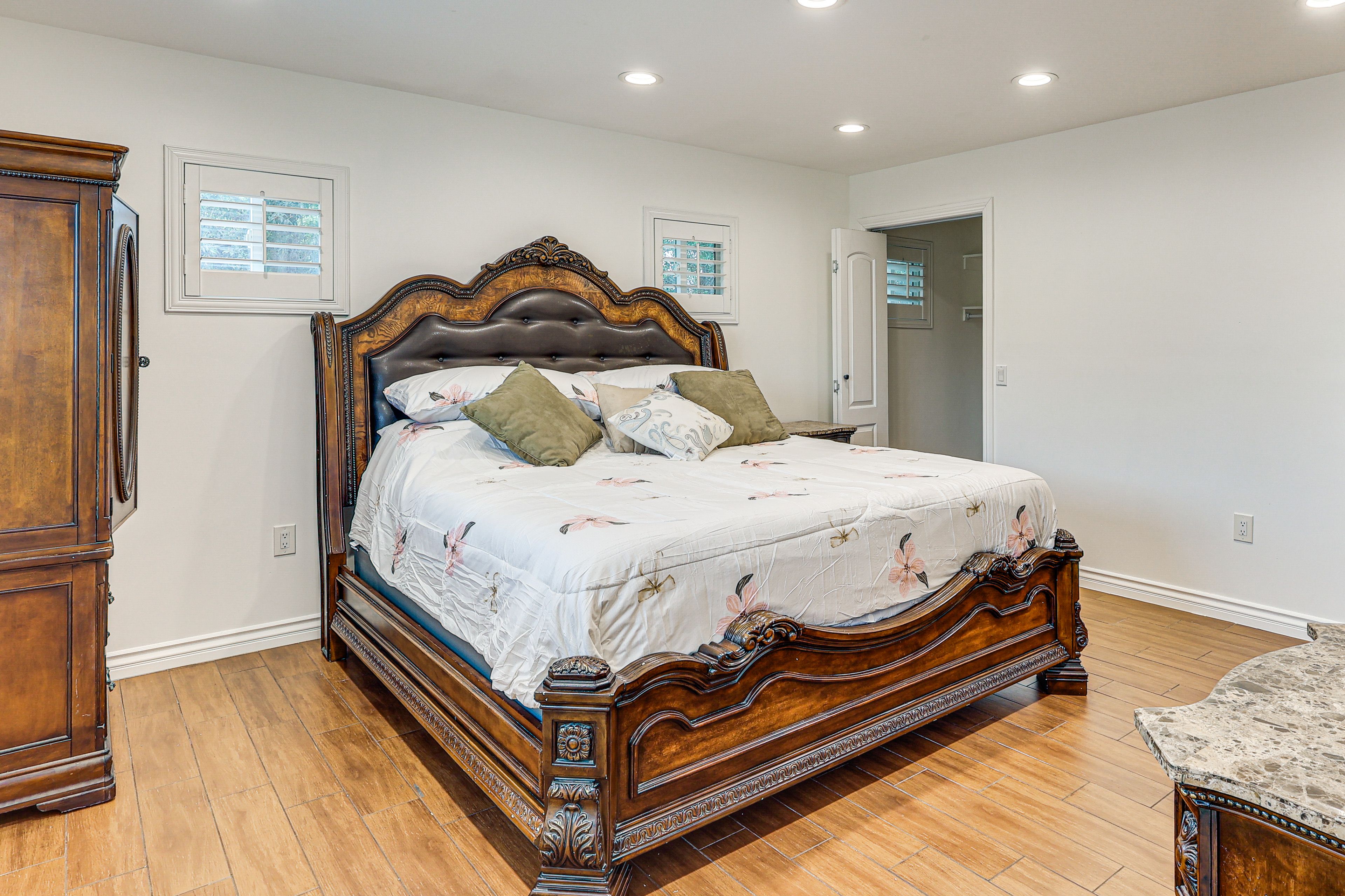 Bedroom 2 | King Bed