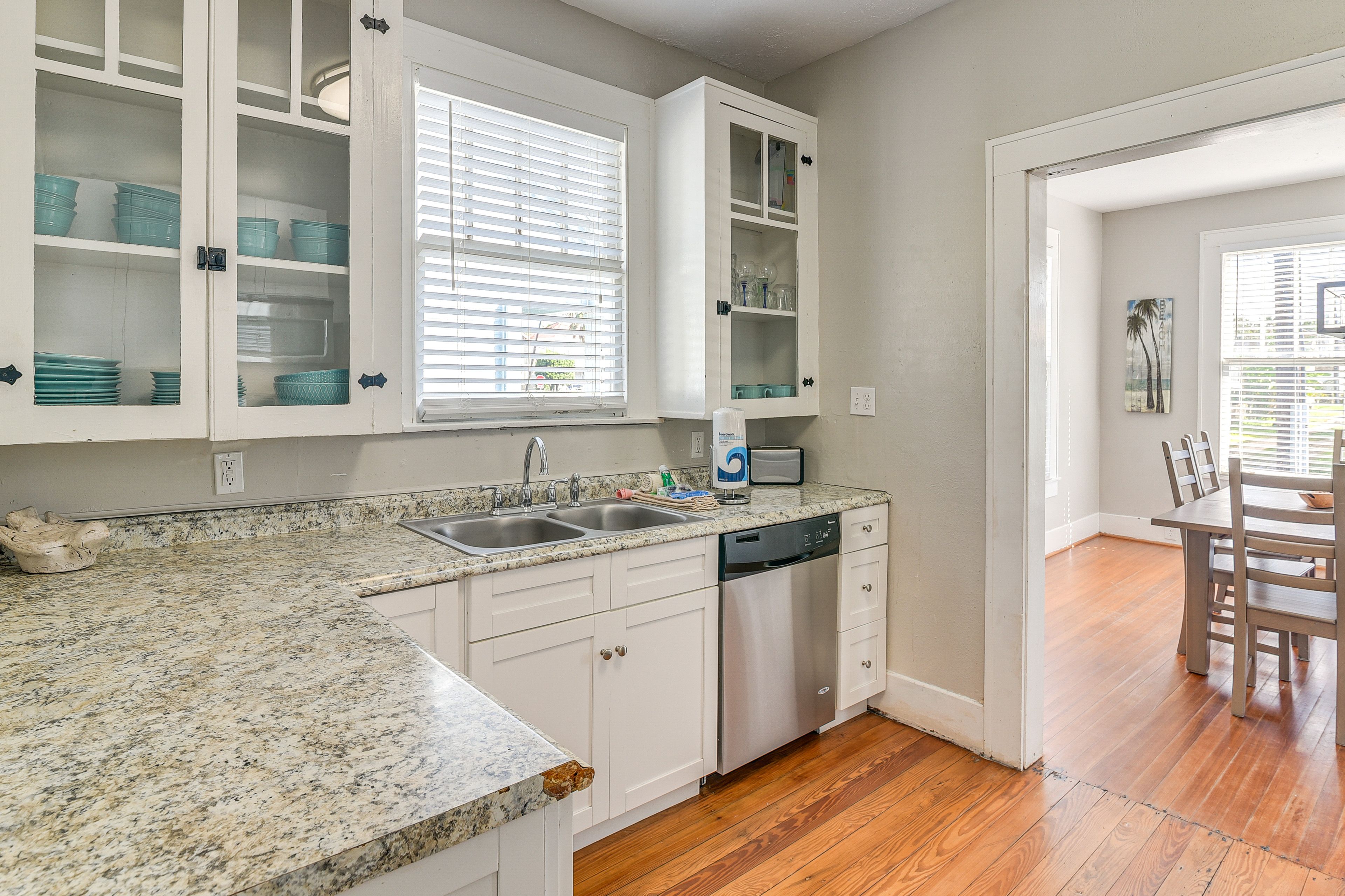 Kitchen | Drip Coffee Maker | Dishware/Flatware