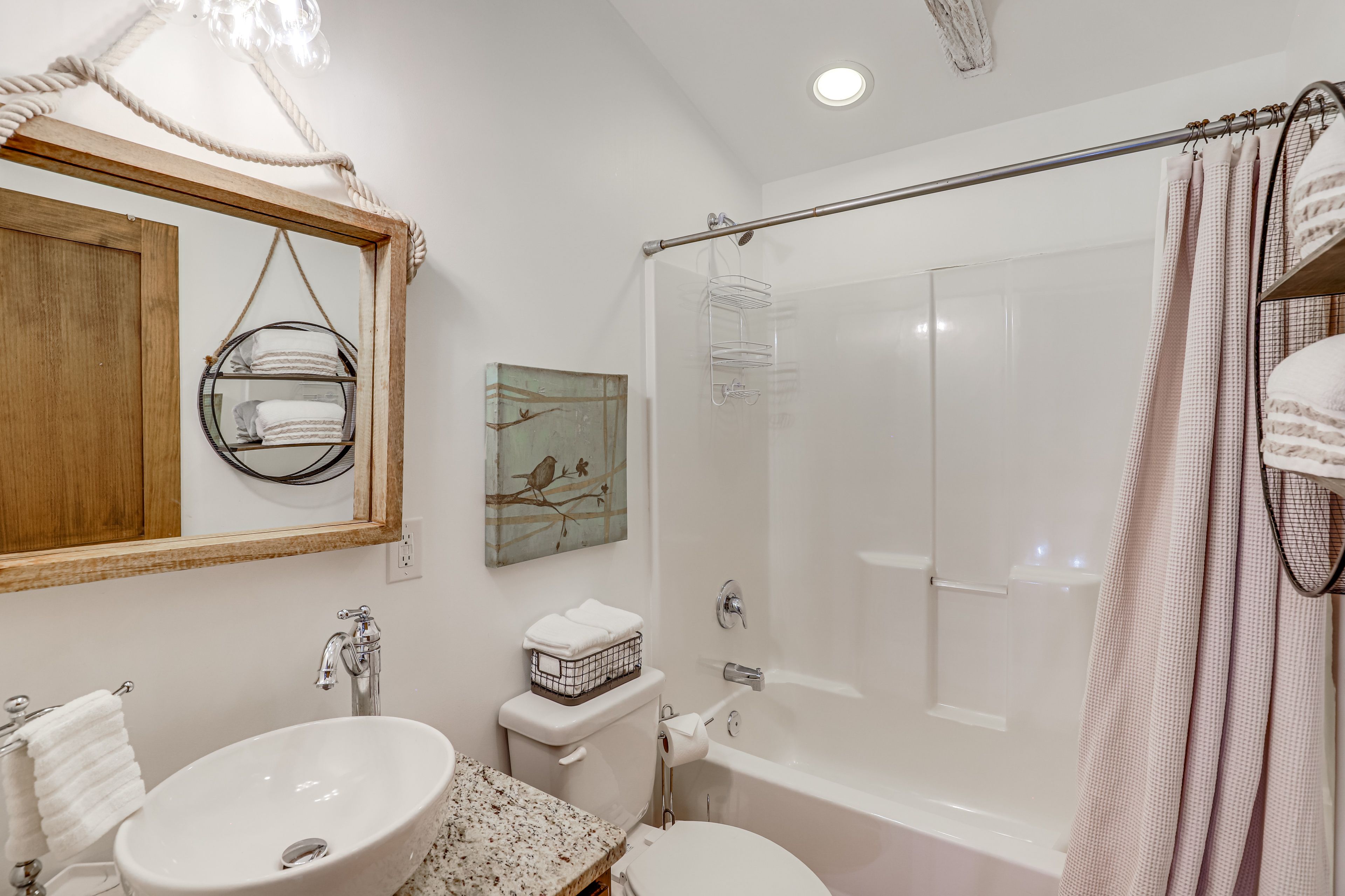 Full Bathroom | 2nd Floor