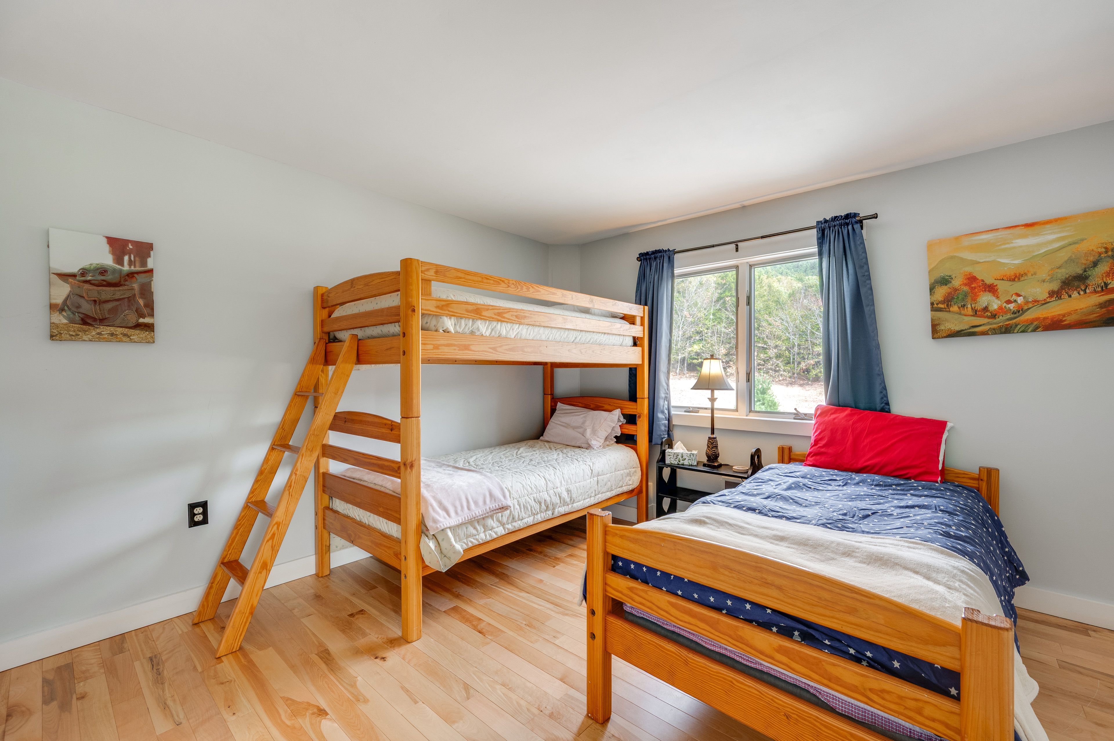 Bedroom 2 | Twin Bed | Twin Bunk Bed | Upper Floor