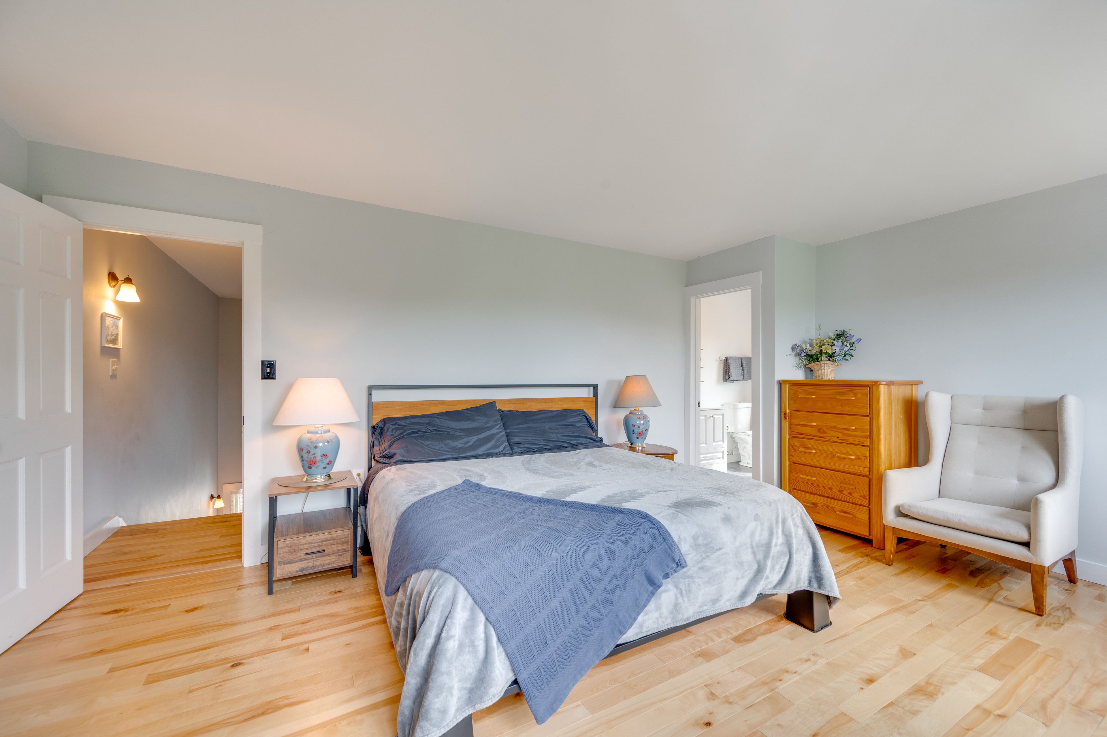Bedroom 1 | King Bed | Linens Provided | Upper Floor