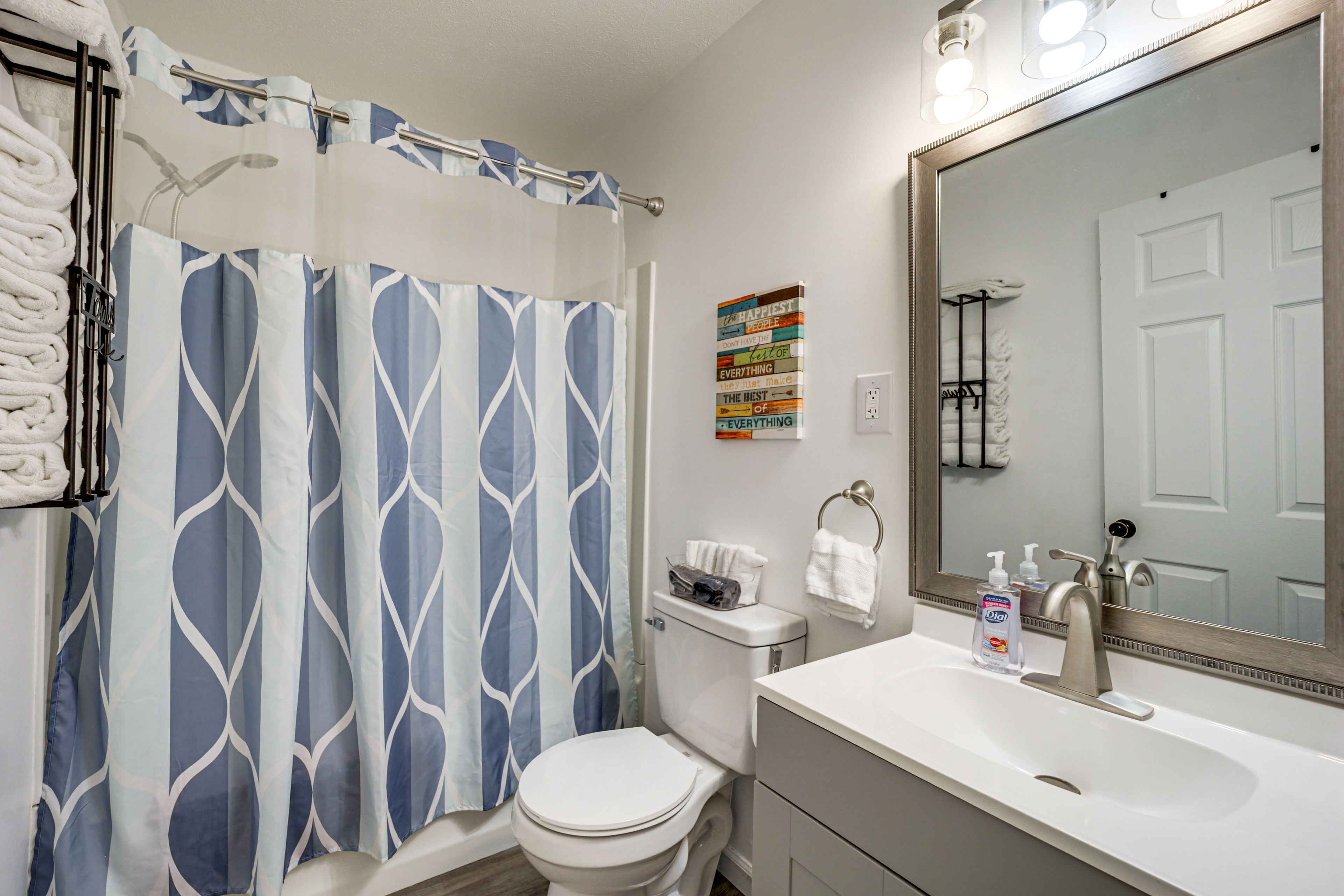 Full Bath | Towels | Hair Dryer