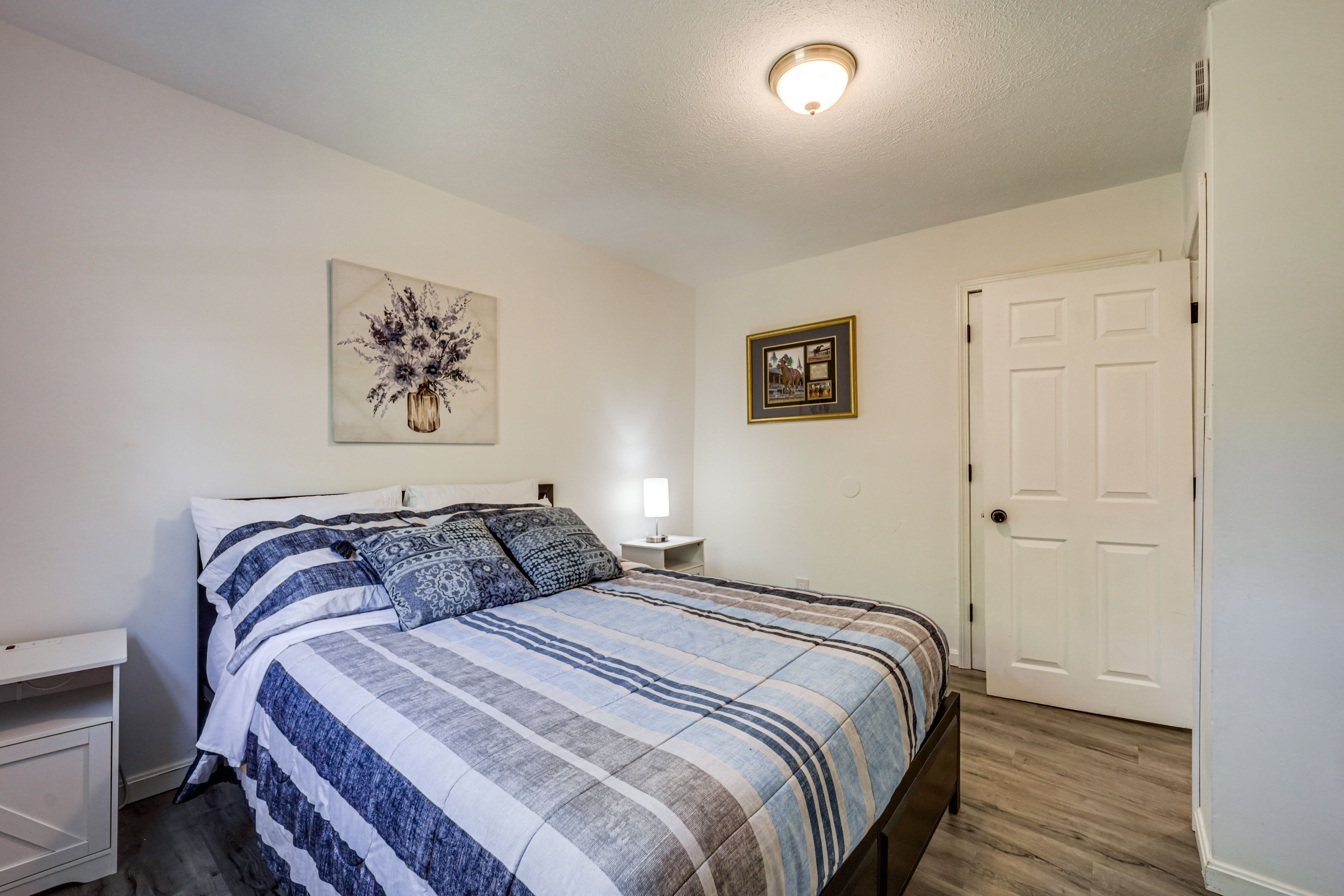 Bedroom 2 | Queen Bed