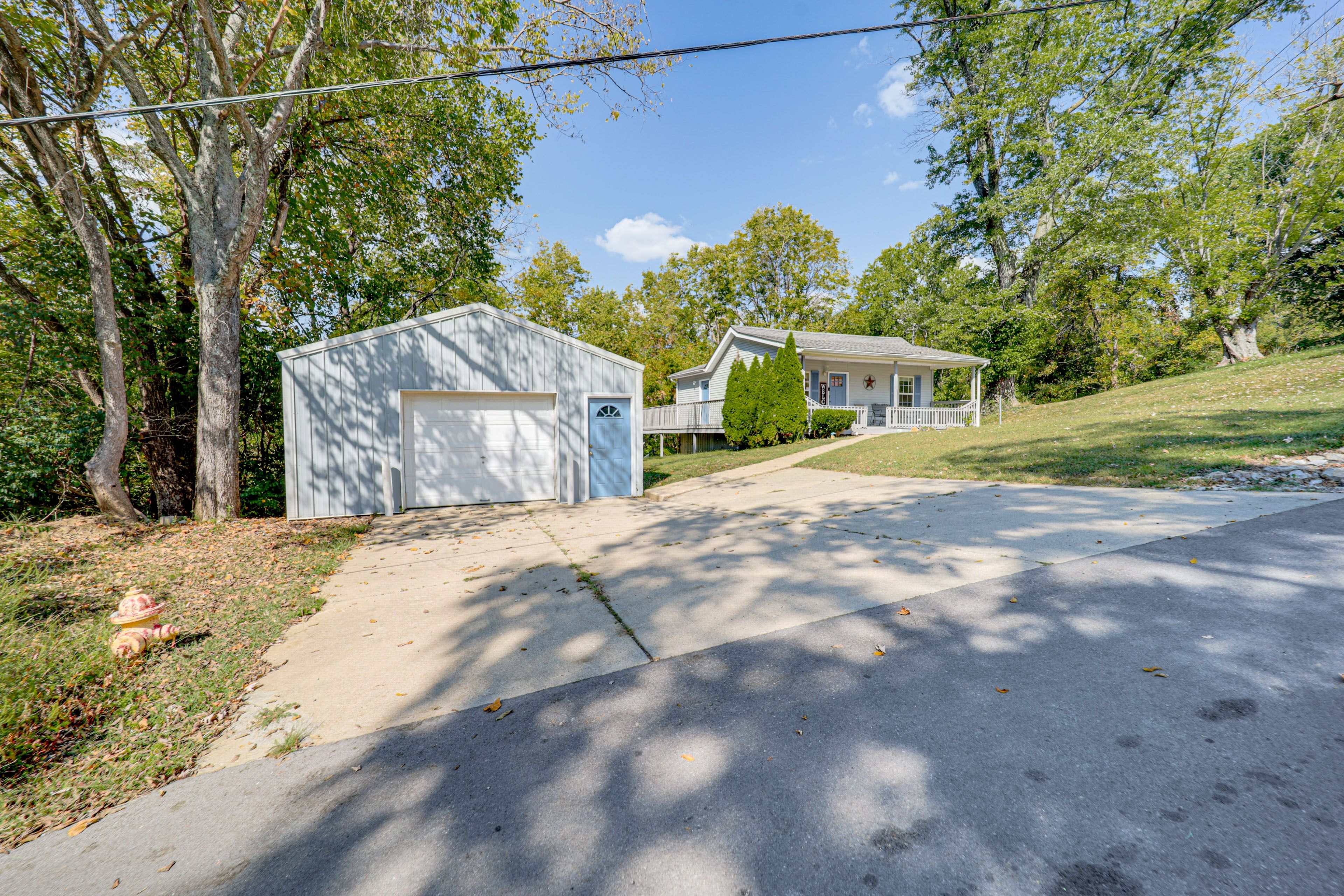 Parking | Driveway (3 Vehicles)